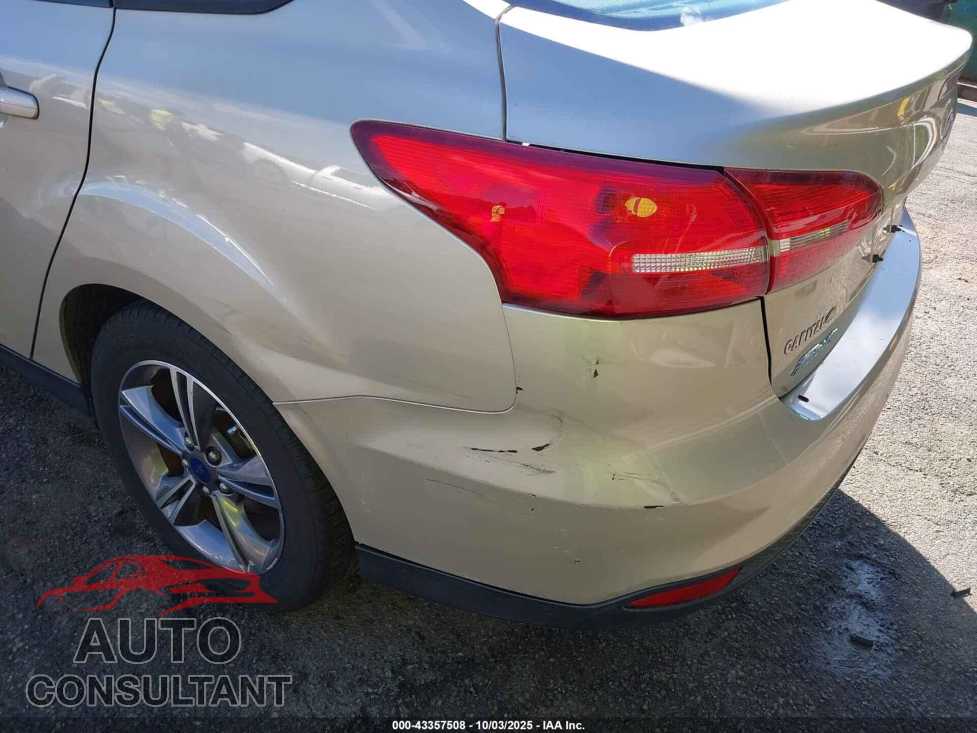 FORD FOCUS 2018 - 1FADP3FEXJL210077
