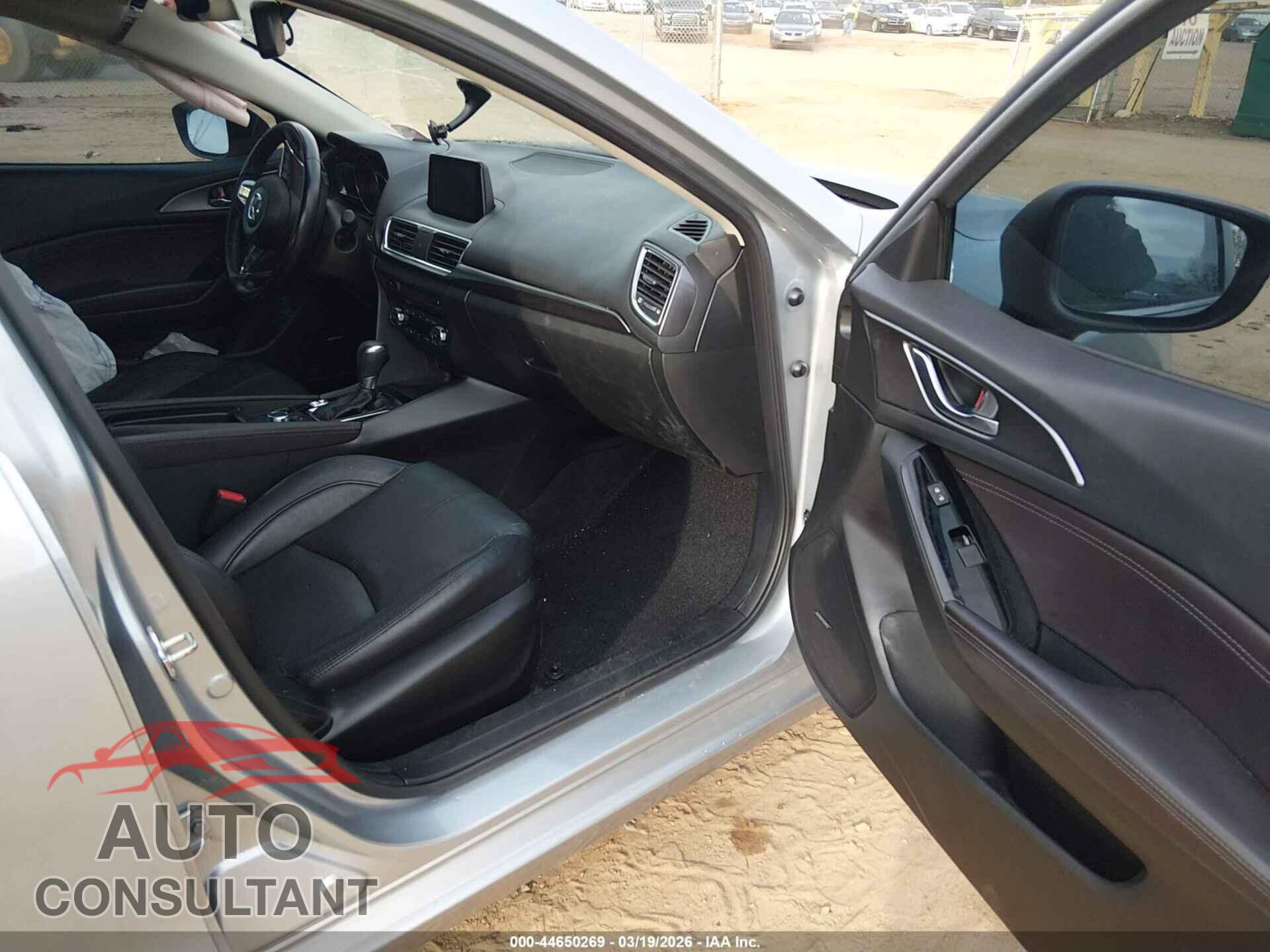 MAZDA MAZDA3 2017 - JM1BN1M37H1131663