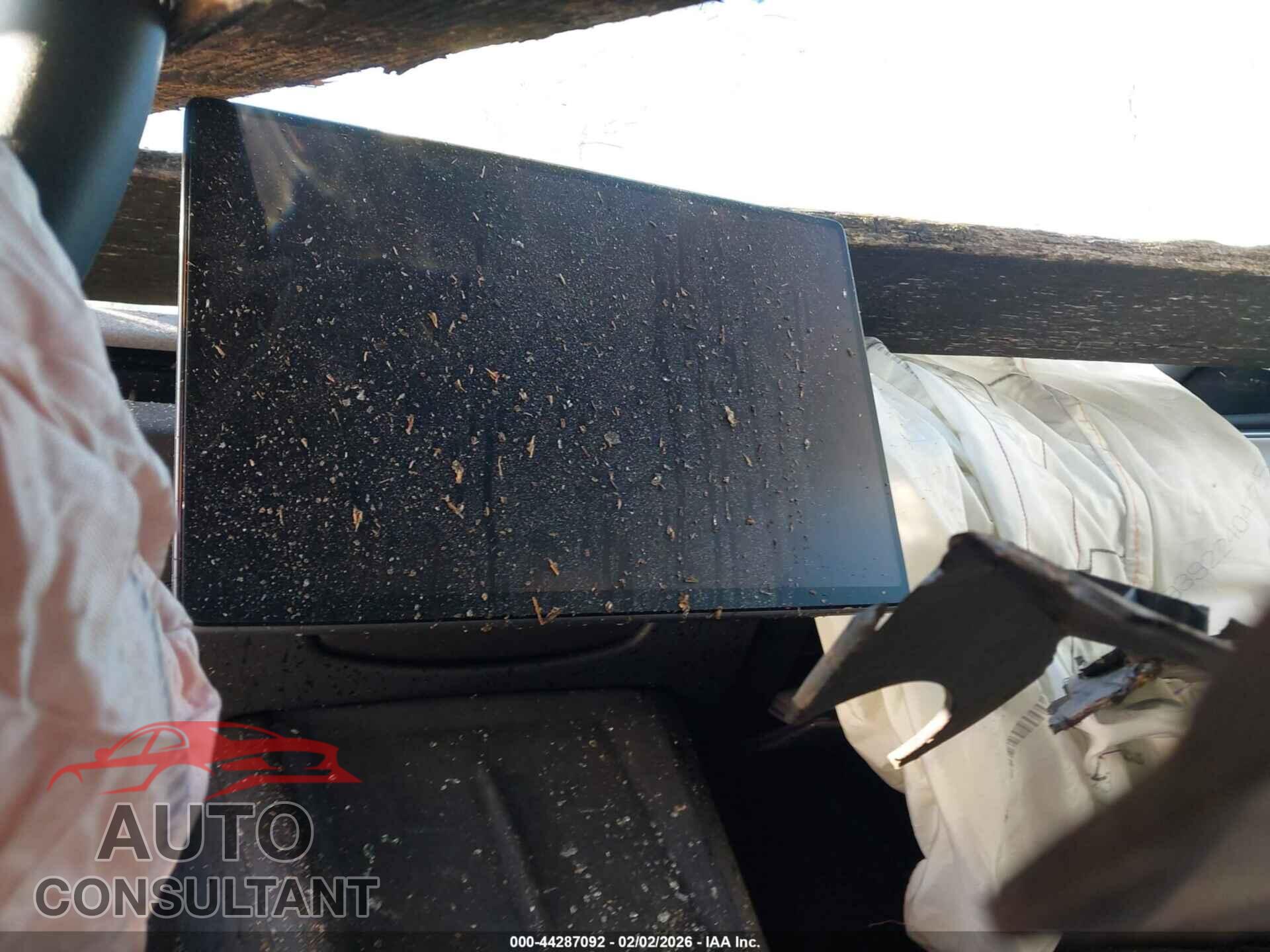 TESLA MODEL 3 2024 - 5YJ3E1EB3RF799432
