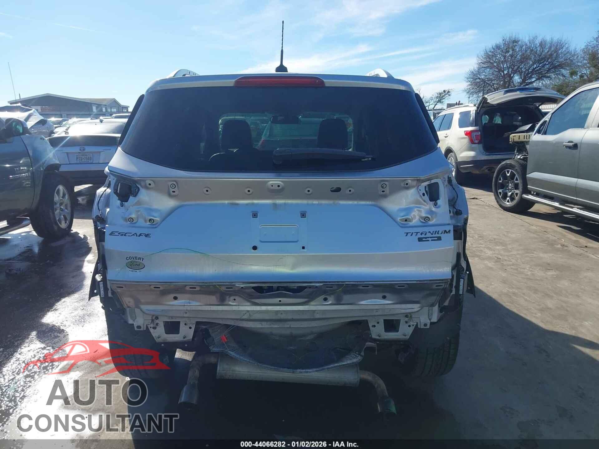 FORD ESCAPE 2017 - 1FMCU0JD8HUB60162