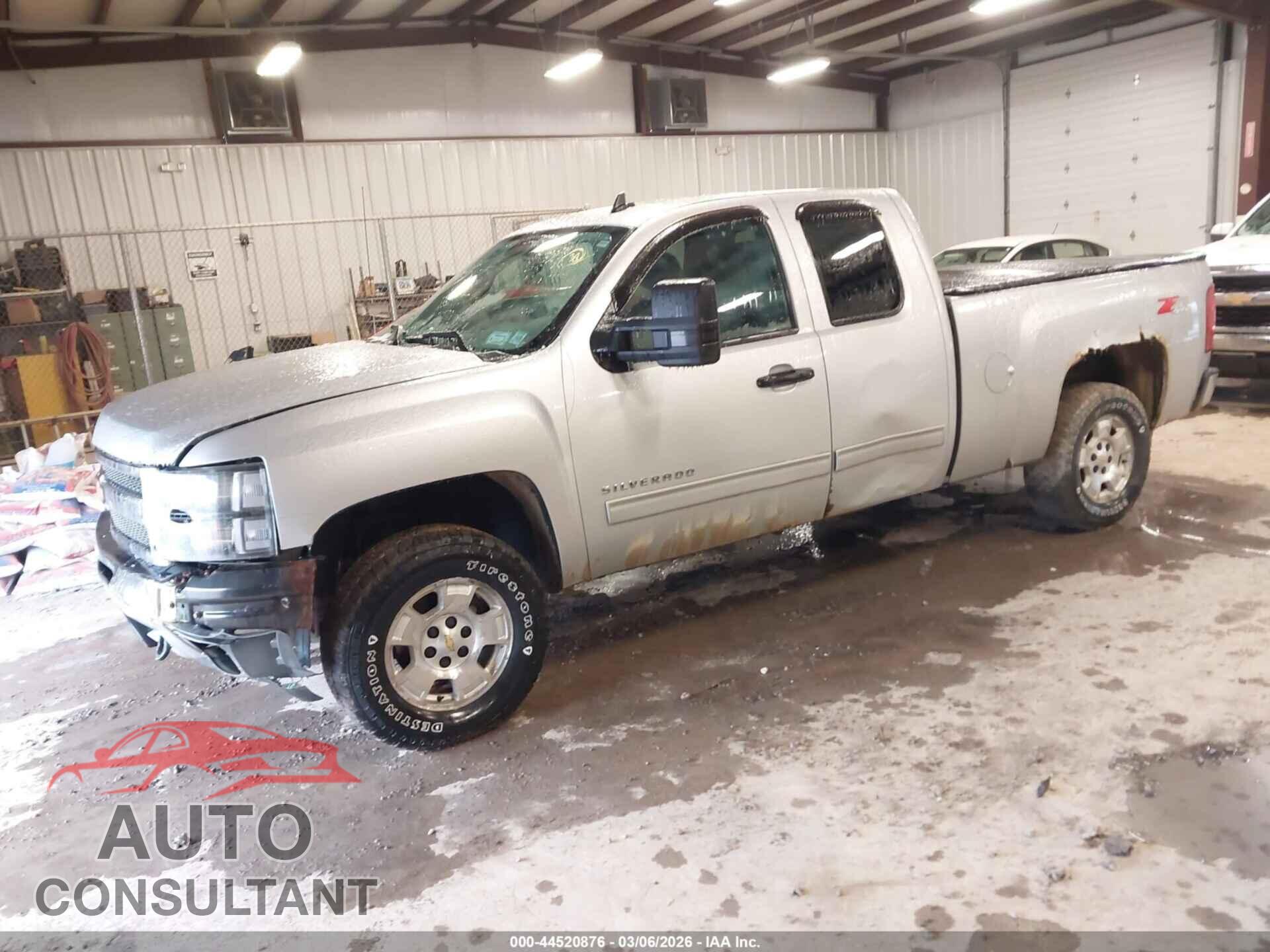 CHEVROLET SILVERADO 1500 2013 - 1GCRKSE70DZ305437