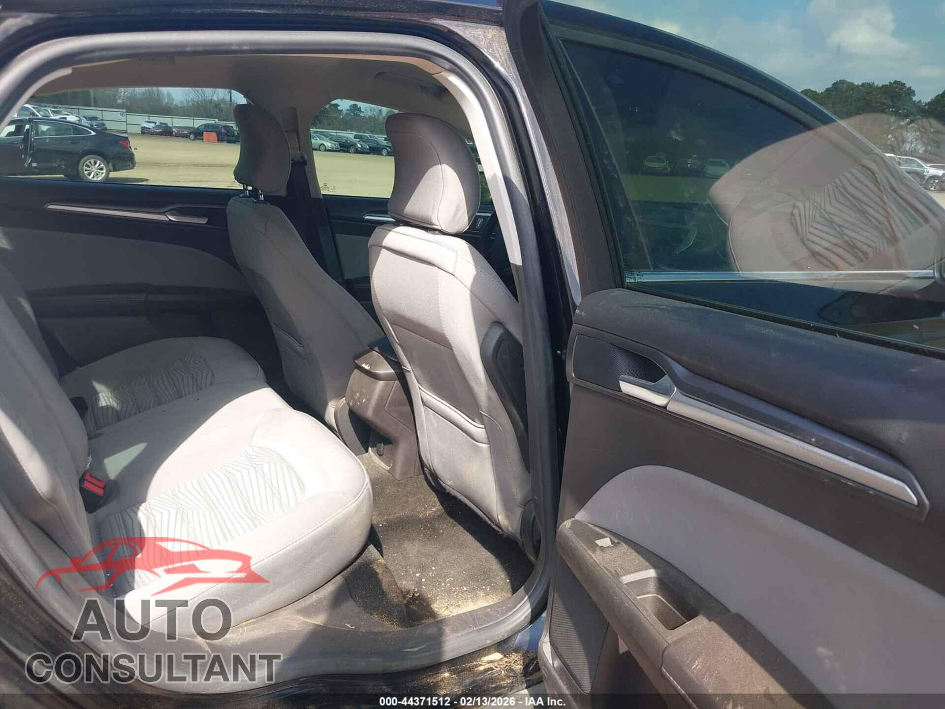 FORD FUSION 2016 - 3FA6P0G71GR269665