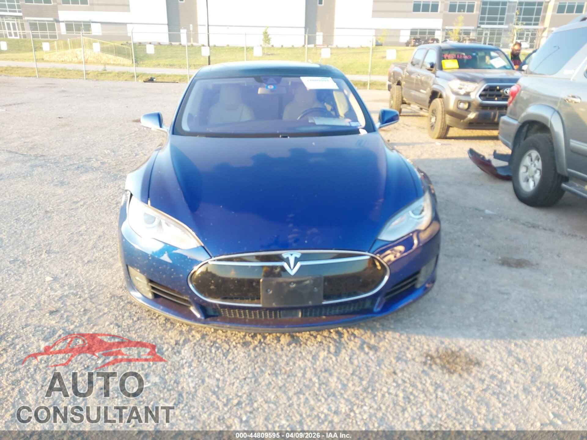 TESLA MODEL S 2015 - 5YJSA1E14FF117247
