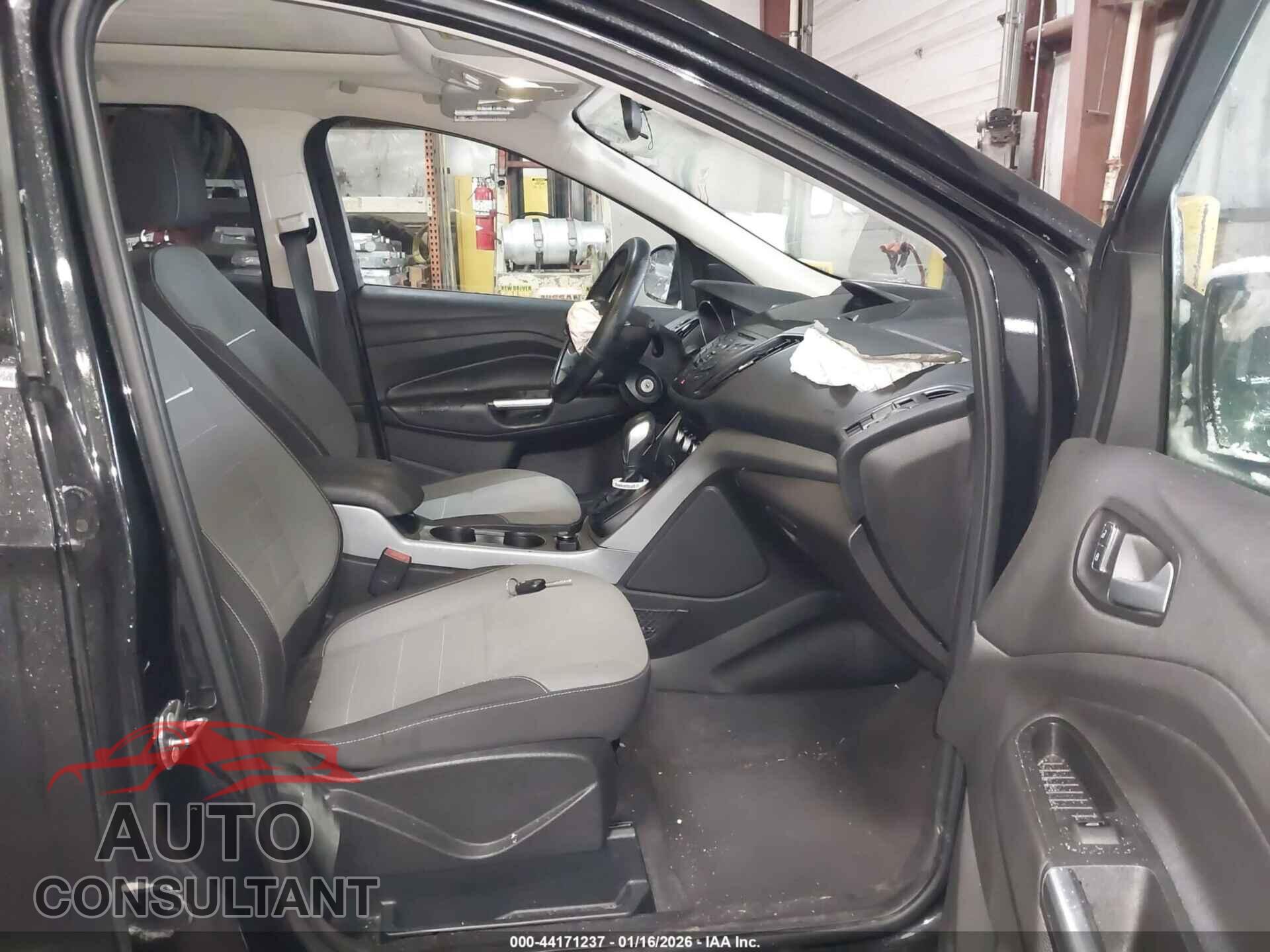 FORD ESCAPE 2015 - 1FMCU0G90FUB64478