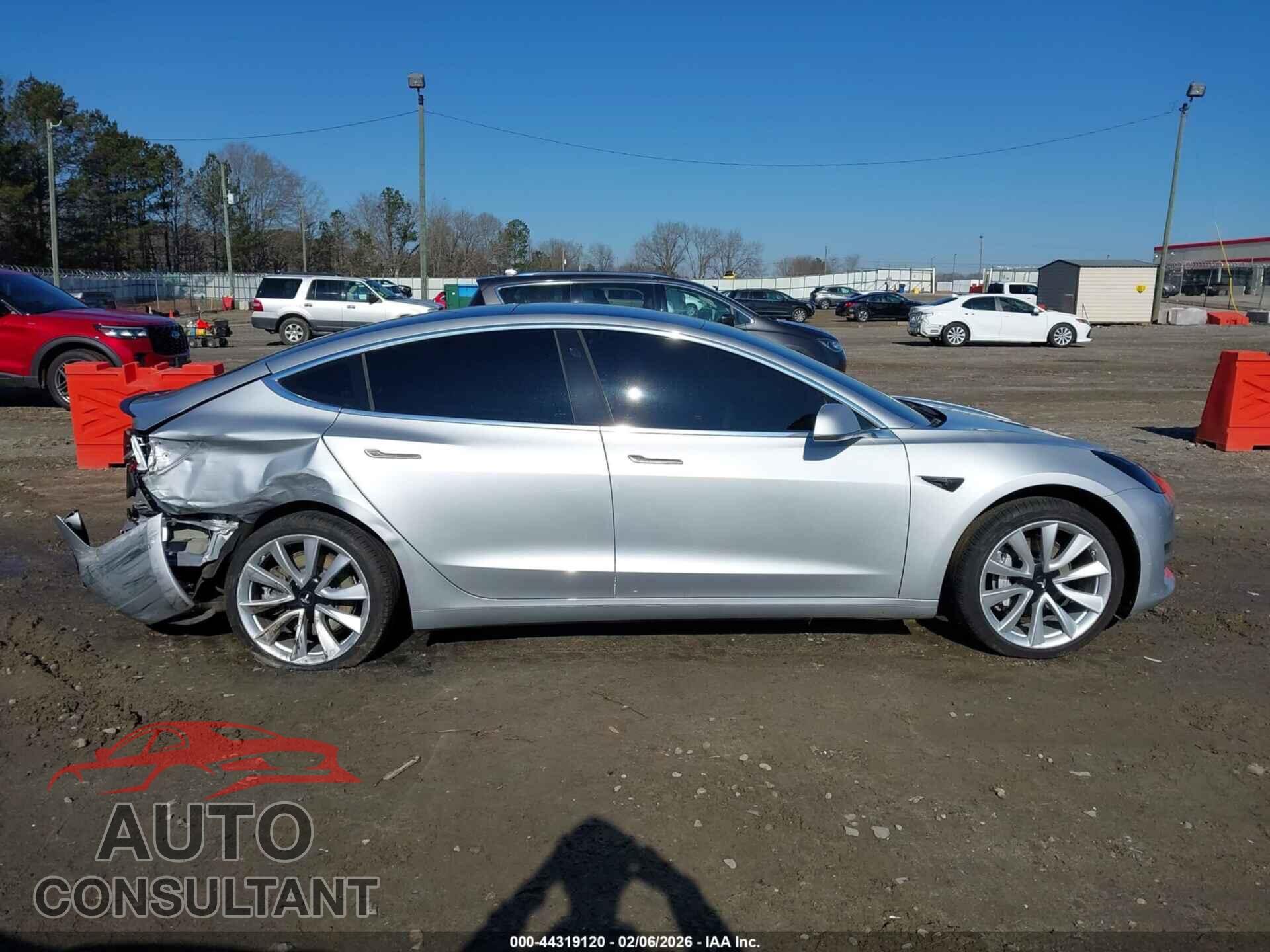TESLA MODEL 3 2018 - 5YJ3E1EA1JF024252