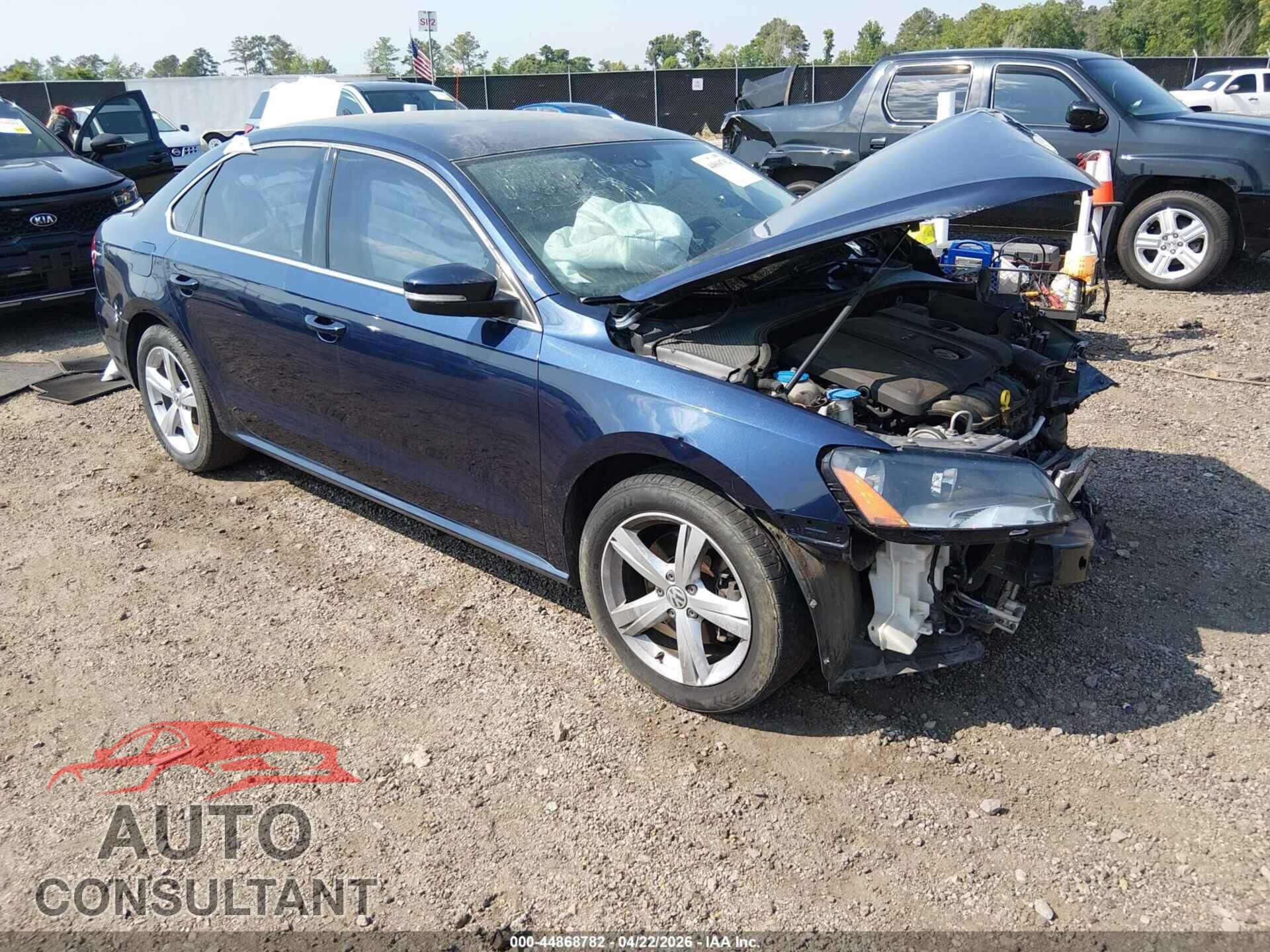 VOLKSWAGEN PASSAT 2014 - 1VWBP7A33EC007095