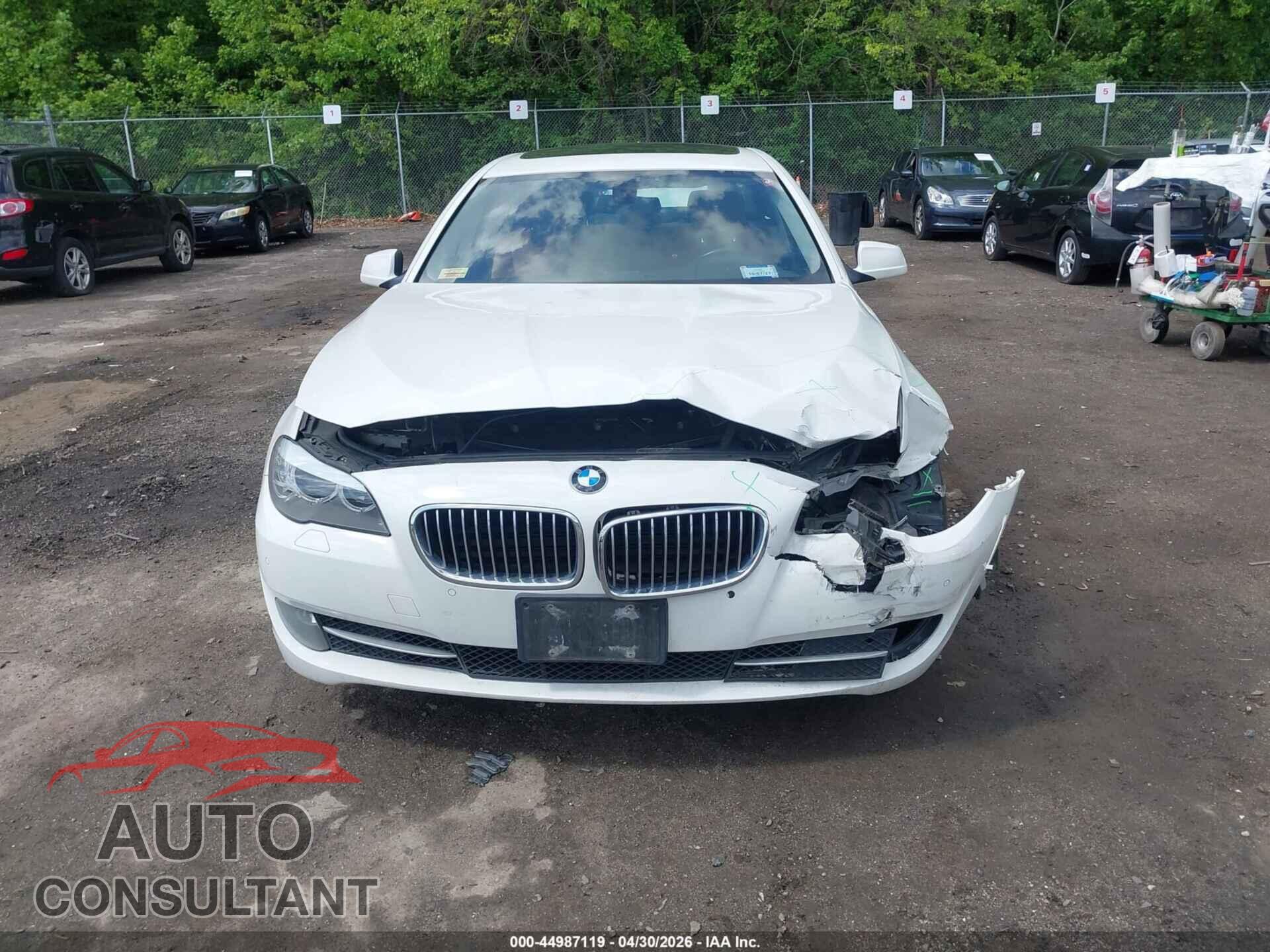 BMW 528I 2011 - WBAFR1C50BDS36248
