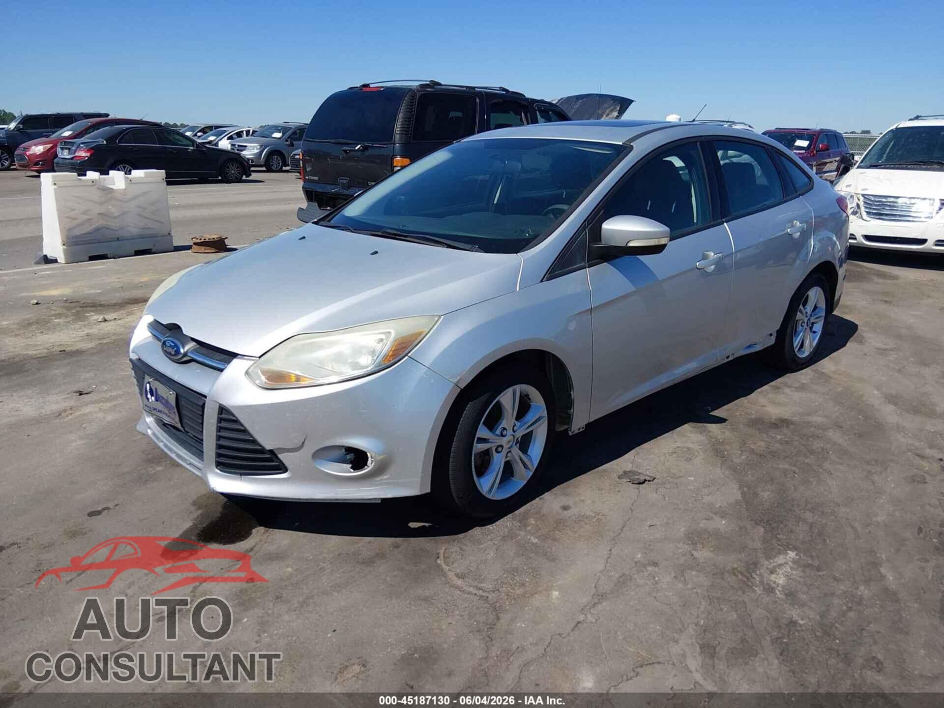 FORD FOCUS 2014 - 1FADP3F27EL215927