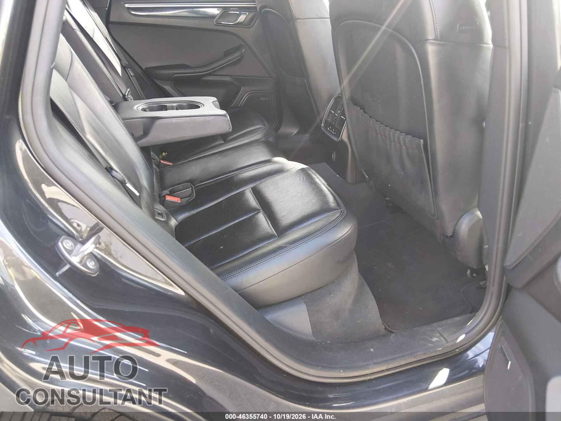 PORSCHE MACAN 2017 - WP1AA2A55HLB00949