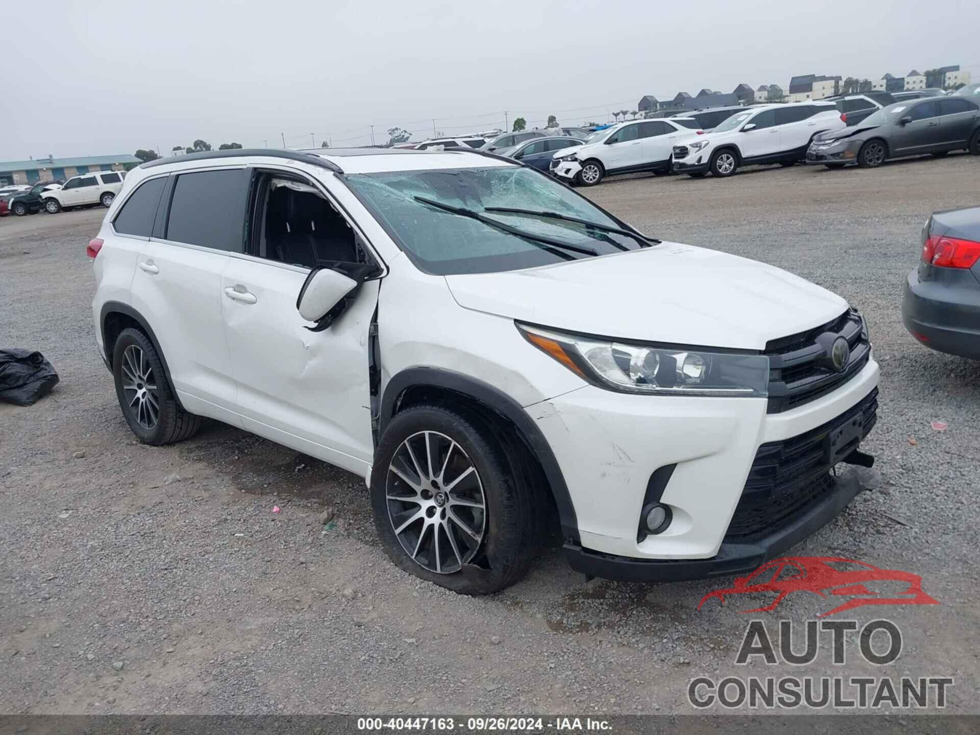 TOYOTA HIGHLANDER 2018 - 5TDKZRFH9JS531163