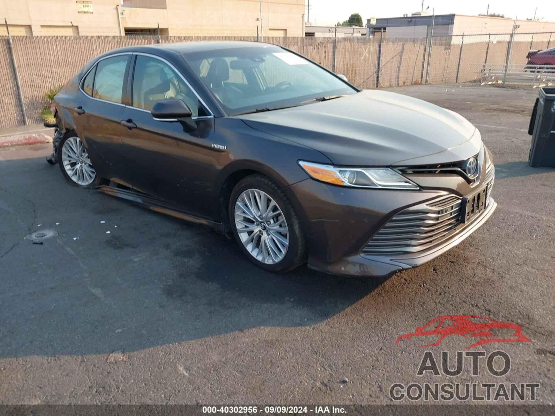 TOYOTA CAMRY HYBRID 2018 - 4T1B21HK6JU505531