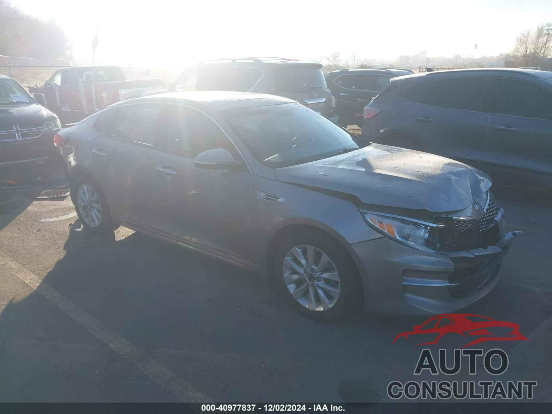 KIA OPTIMA 2018 - 5XXGU4L37JG260668