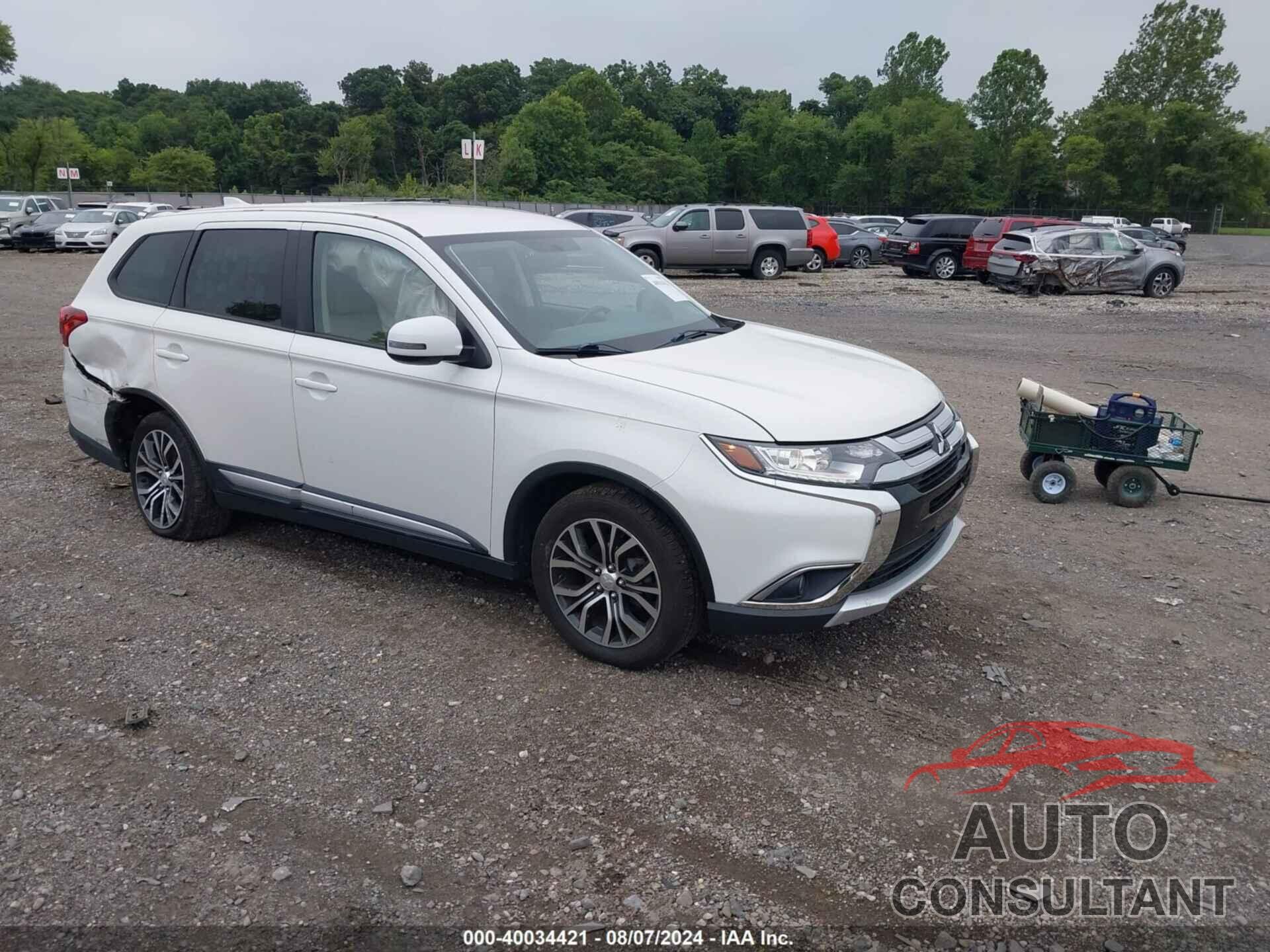 MITSUBISHI OUTLANDER 2018 - JA4AD3A31JZ008585