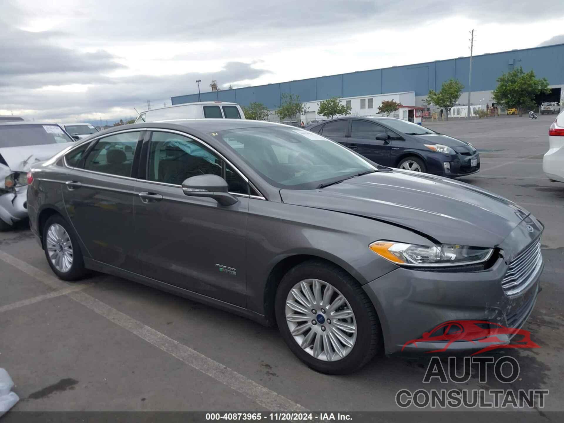 FORD FUSION ENERGI 2013 - 3FA6P0PU2DR365824