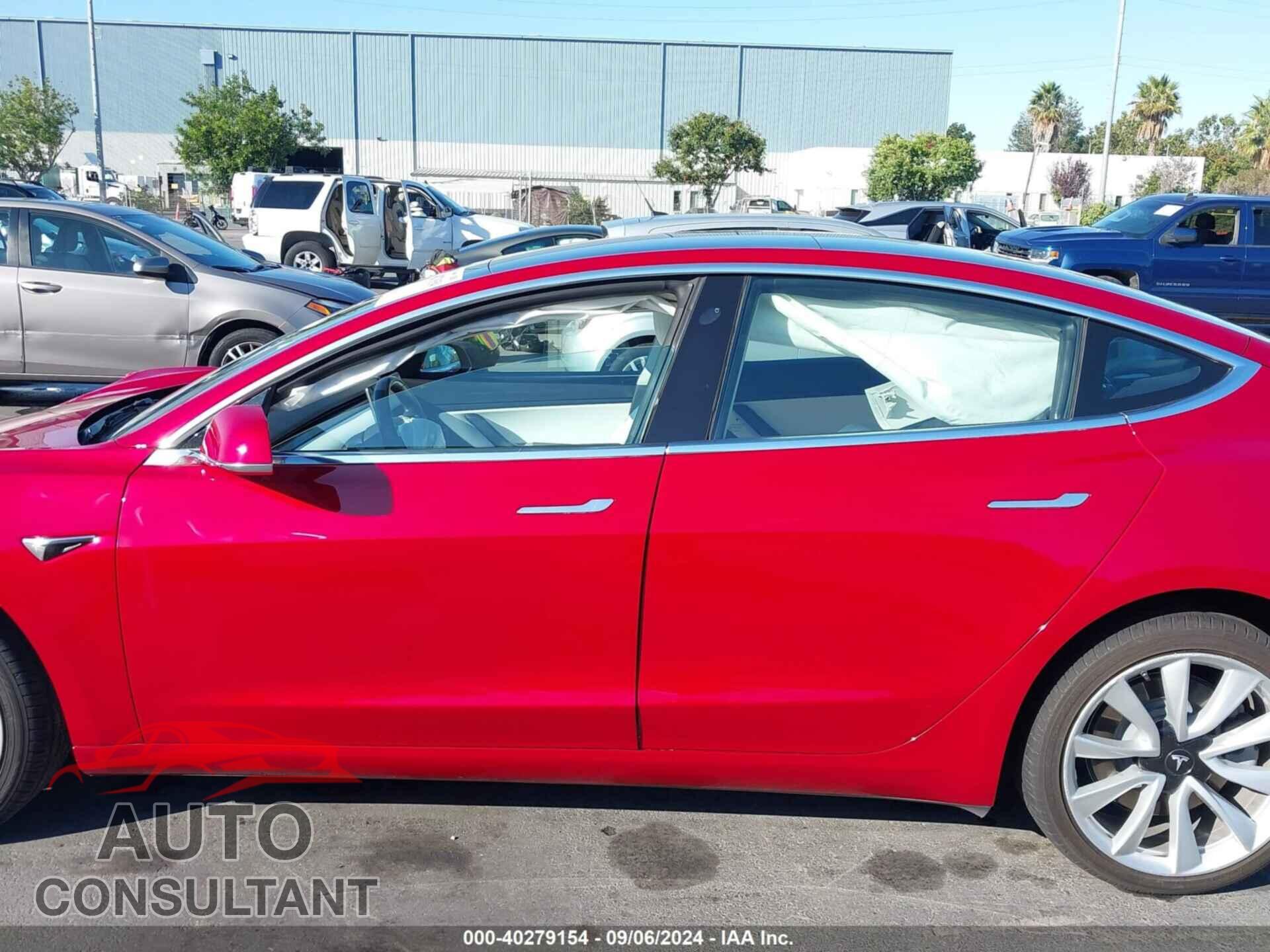 TESLA MODEL 3 2018 - 5YJ3E1EB0JF097556
