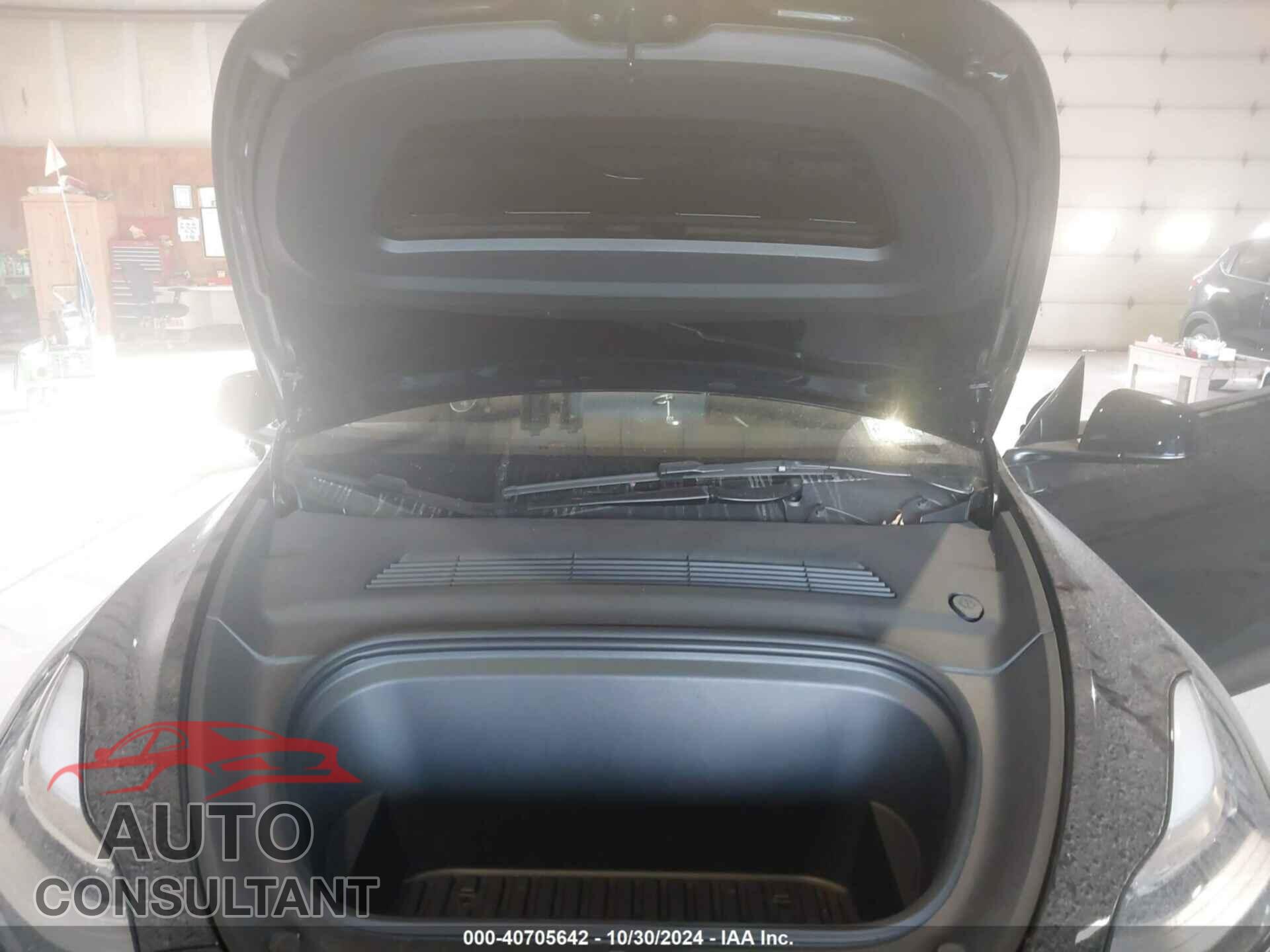 TESLA MODEL Y 2021 - 5YJYGAEE2MF239503