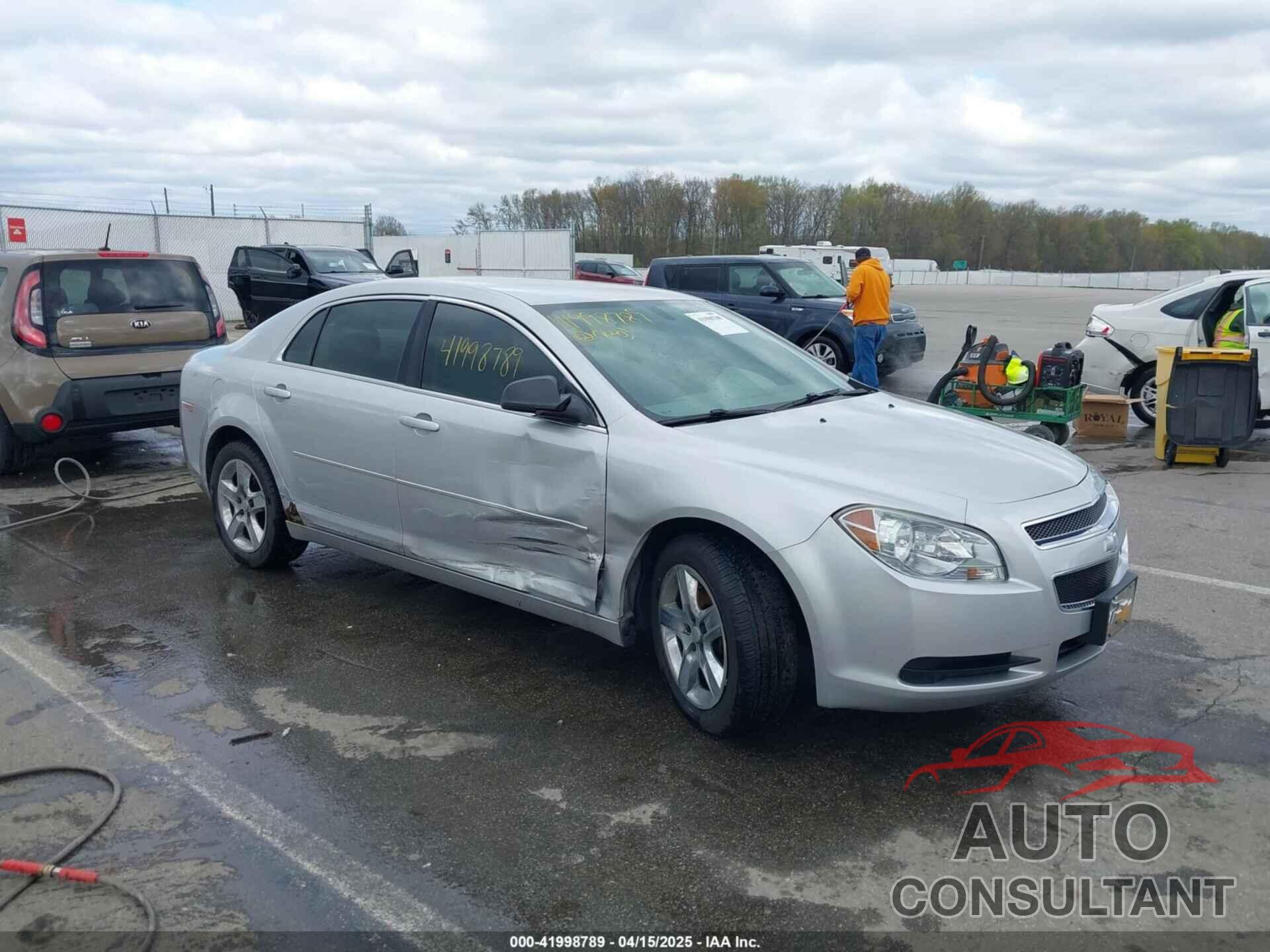 CHEVROLET MALIBU 2011 - 1G1ZB5E12BF111917