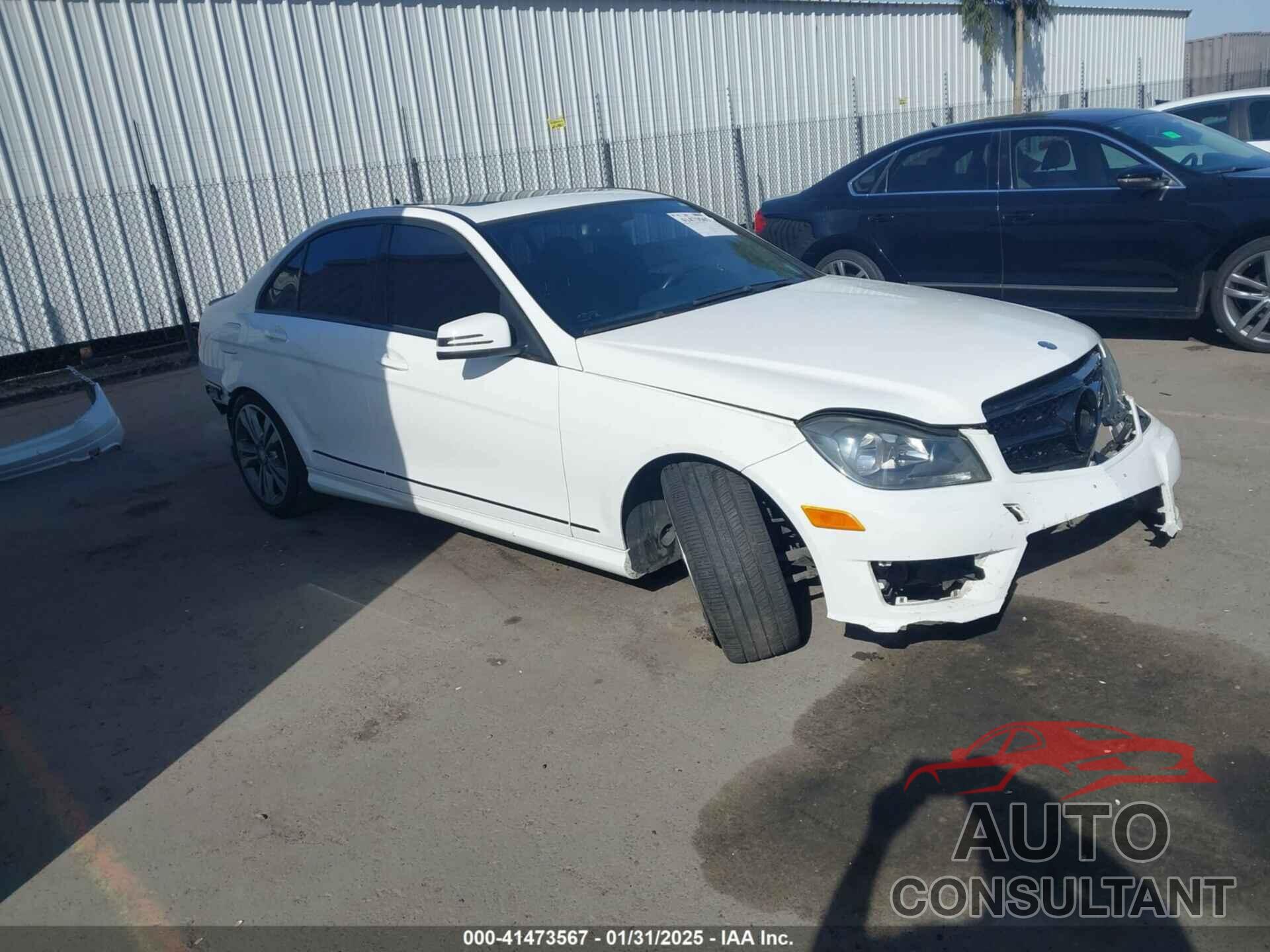 MERCEDES-BENZ C 250 2013 - WDDGF4HB7DR243323