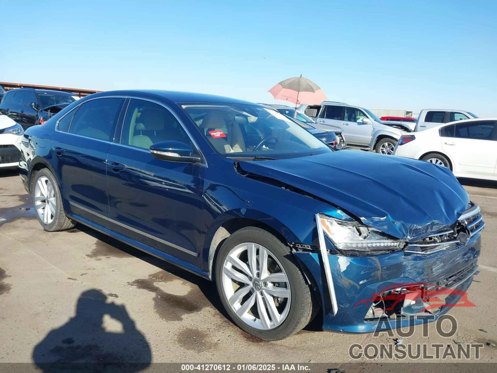 VOLKSWAGEN PASSAT 2018 - 1VWCA7A30JC012786