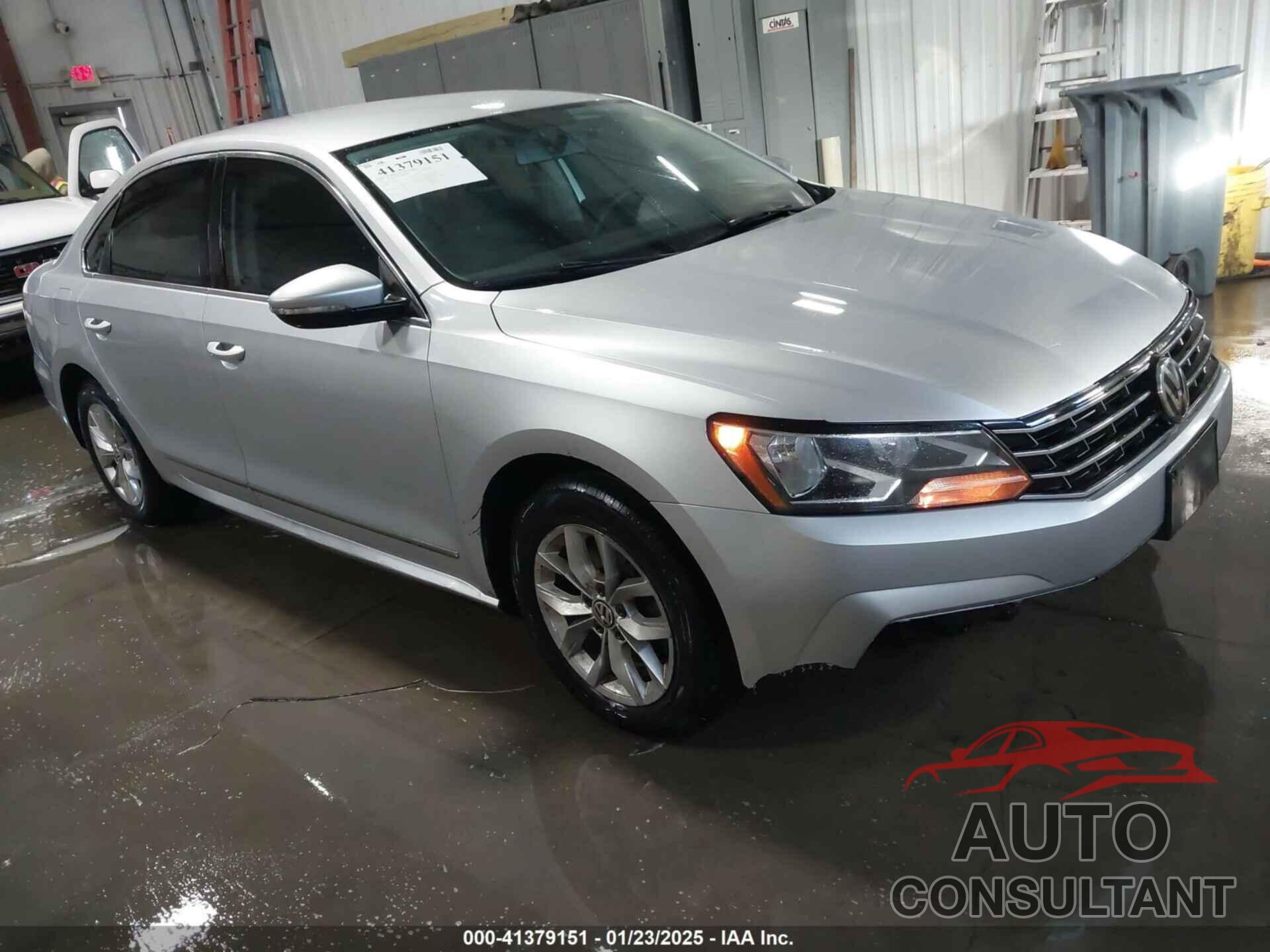 VOLKSWAGEN PASSAT 2017 - 1VWAT7A3XHC083618