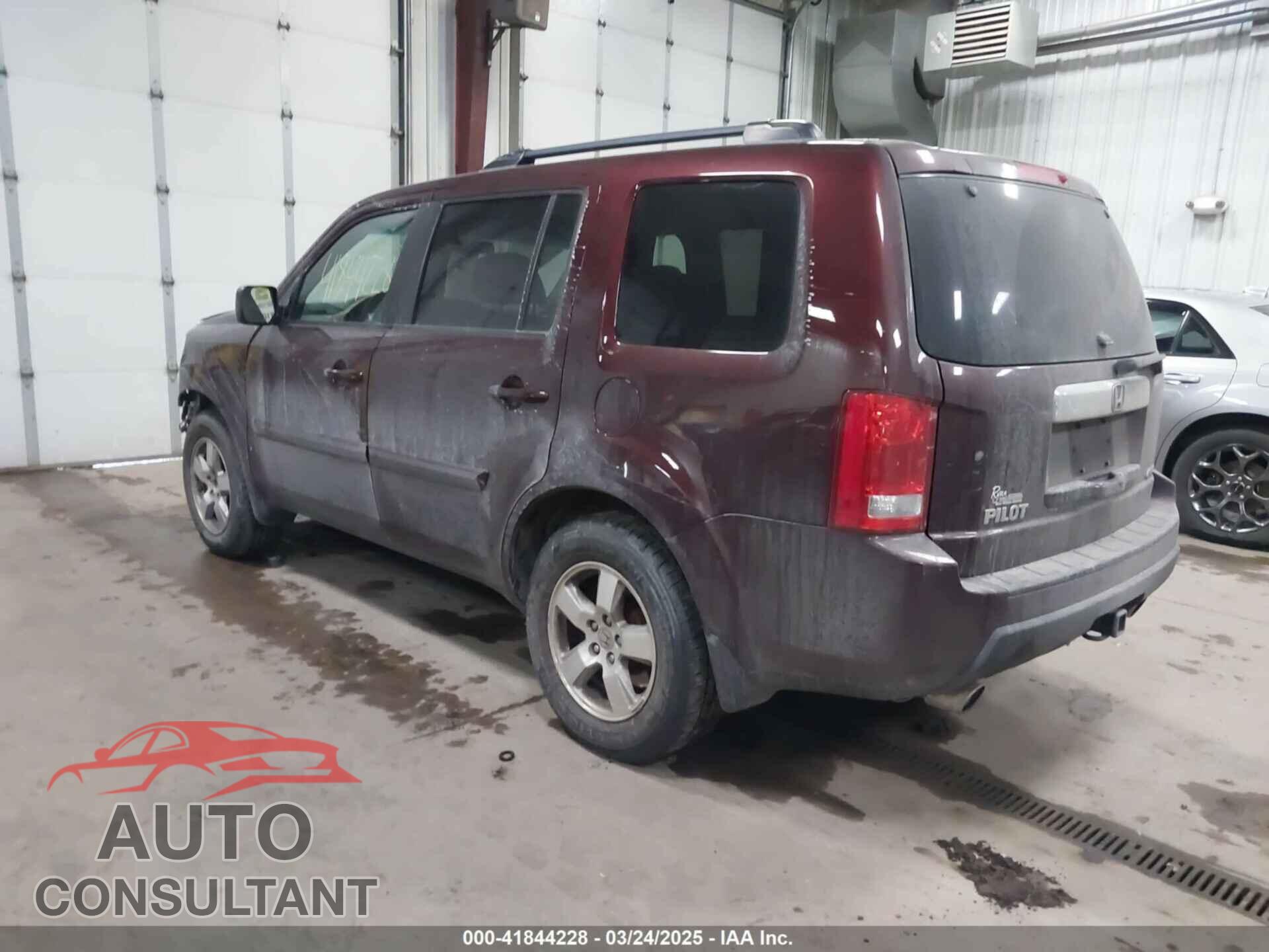 HONDA PILOT 2011 - 5FNYF4H46BB090288