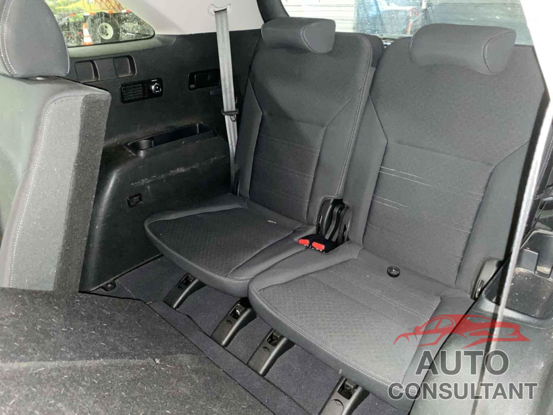 KIA SORENTO 2019 - 5XYPGDA56KG584218