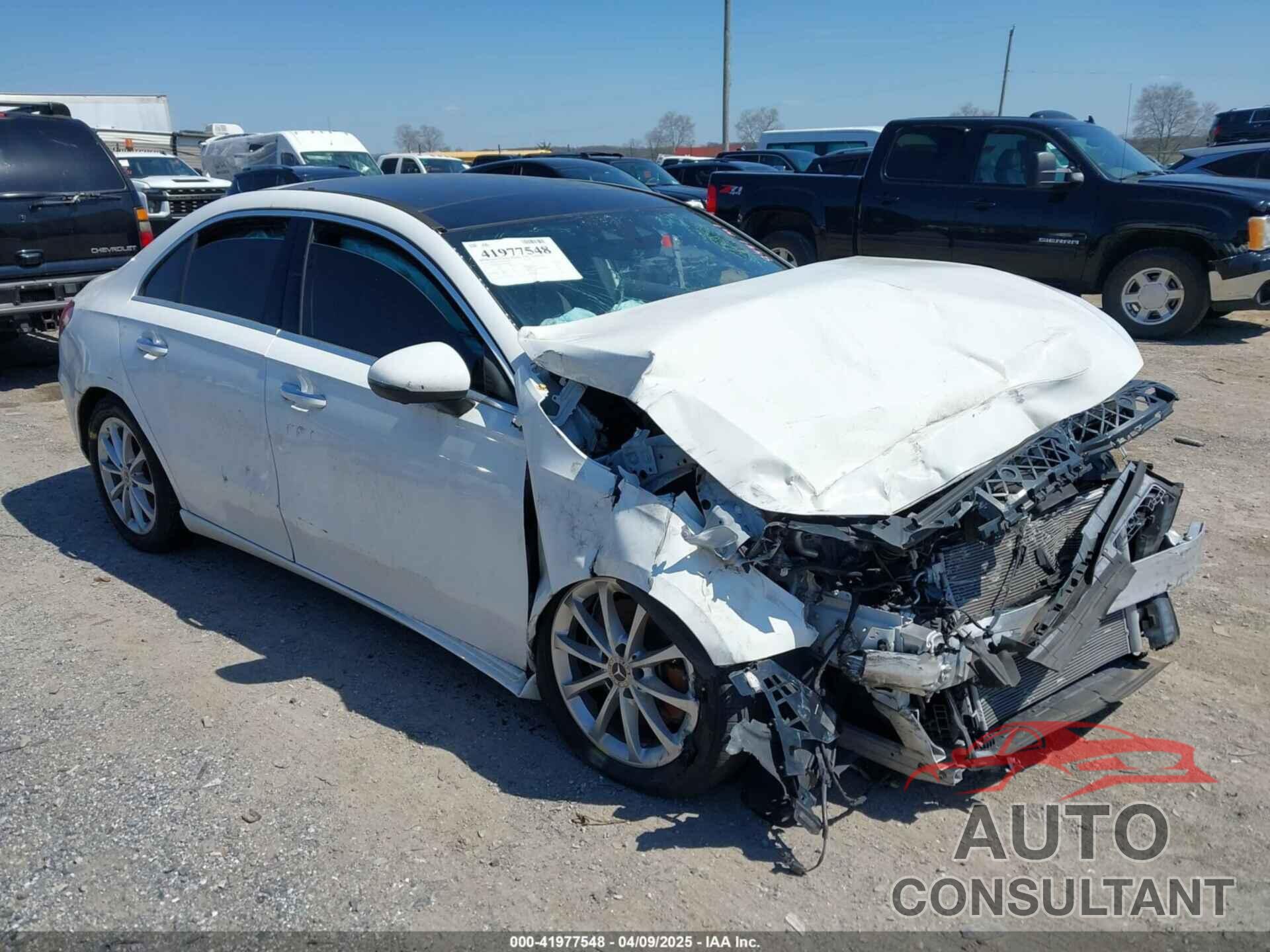 MERCEDES-BENZ A 220 2019 - WDD3G4FB3KW027630