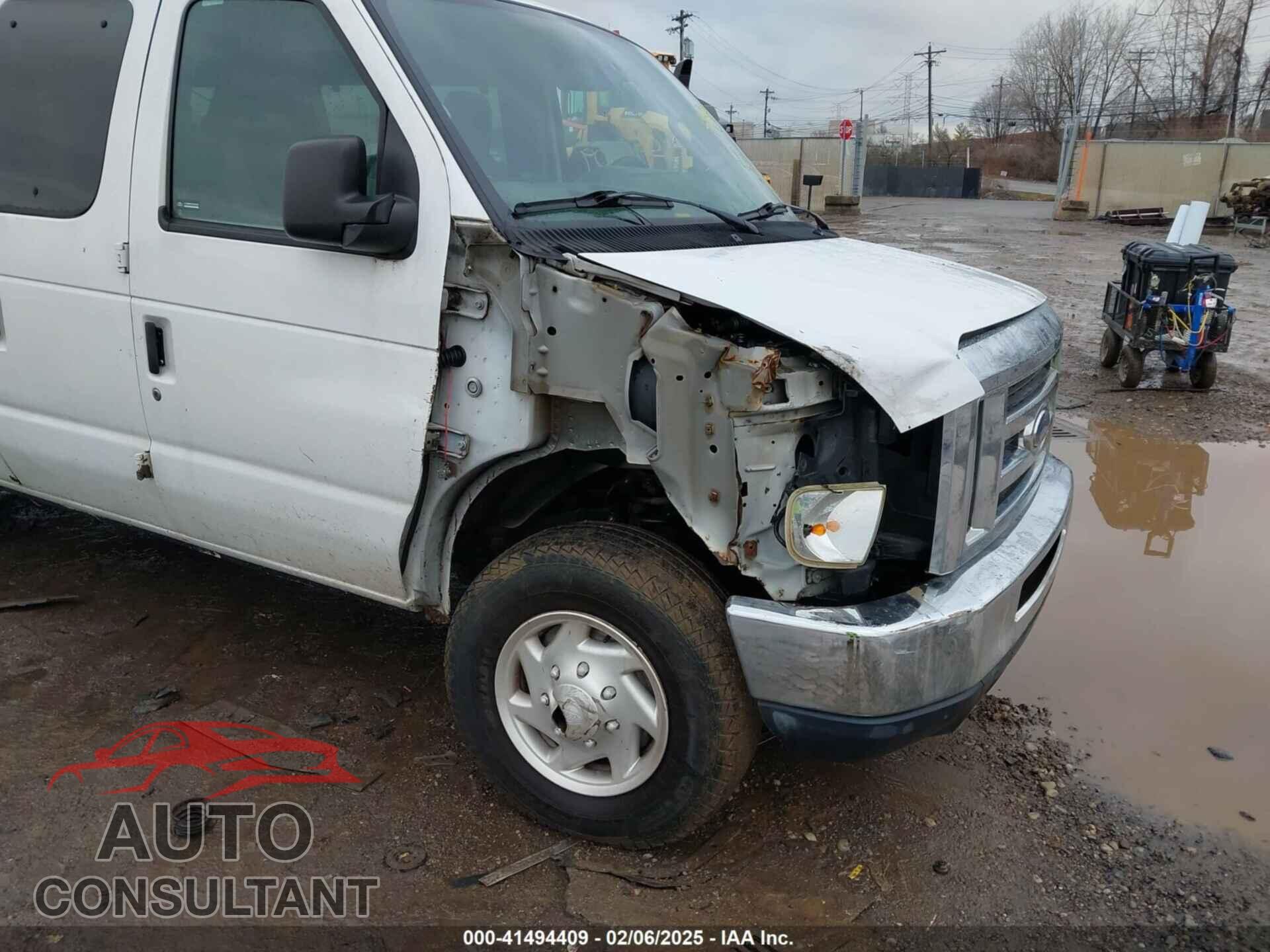 FORD E-350 SUPER DUTY 2011 - 1FBSS3BL5BDA69858