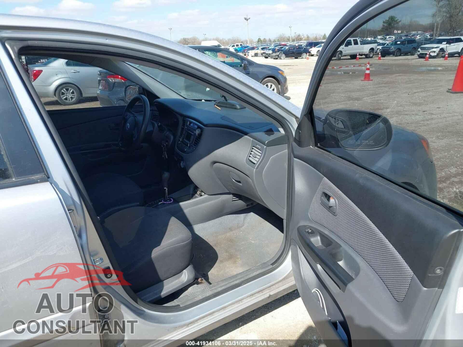 KIA RIO 2011 - KNADH4A30B6925420