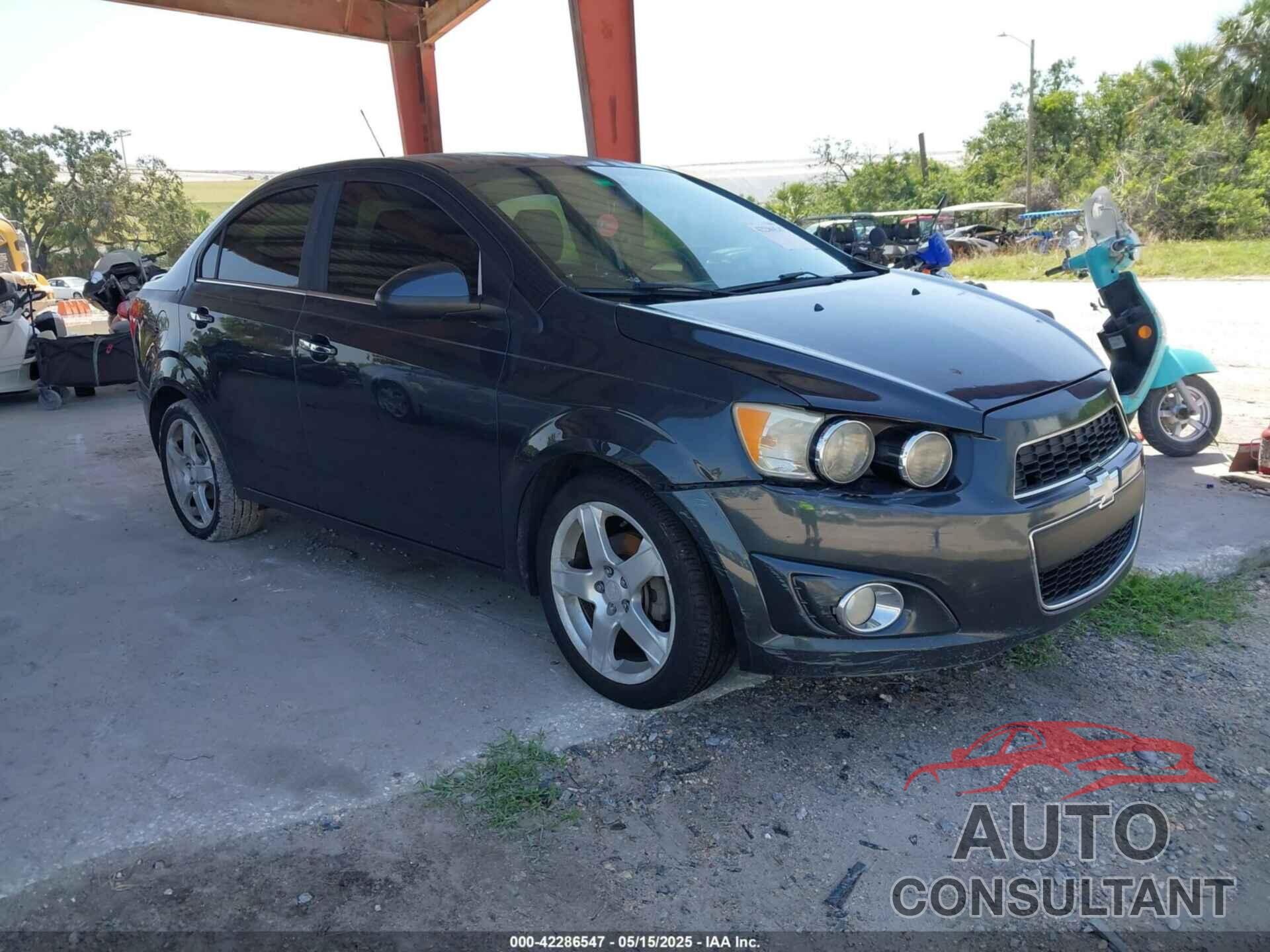 CHEVROLET SONIC 2015 - 1G1JE5SBXF4117483