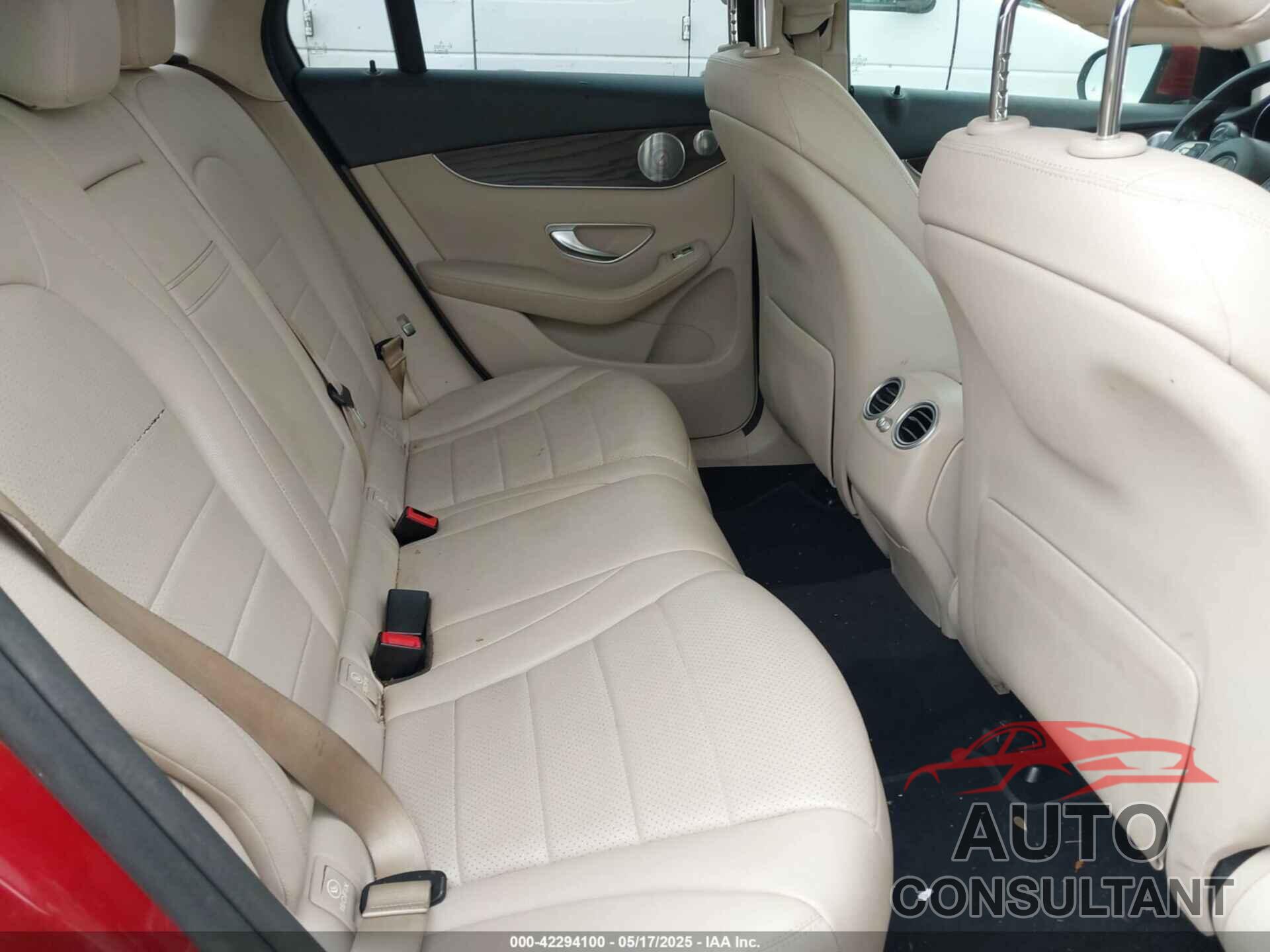 MERCEDES-BENZ GLC 300 2018 - WDC0G4KB7JV082647
