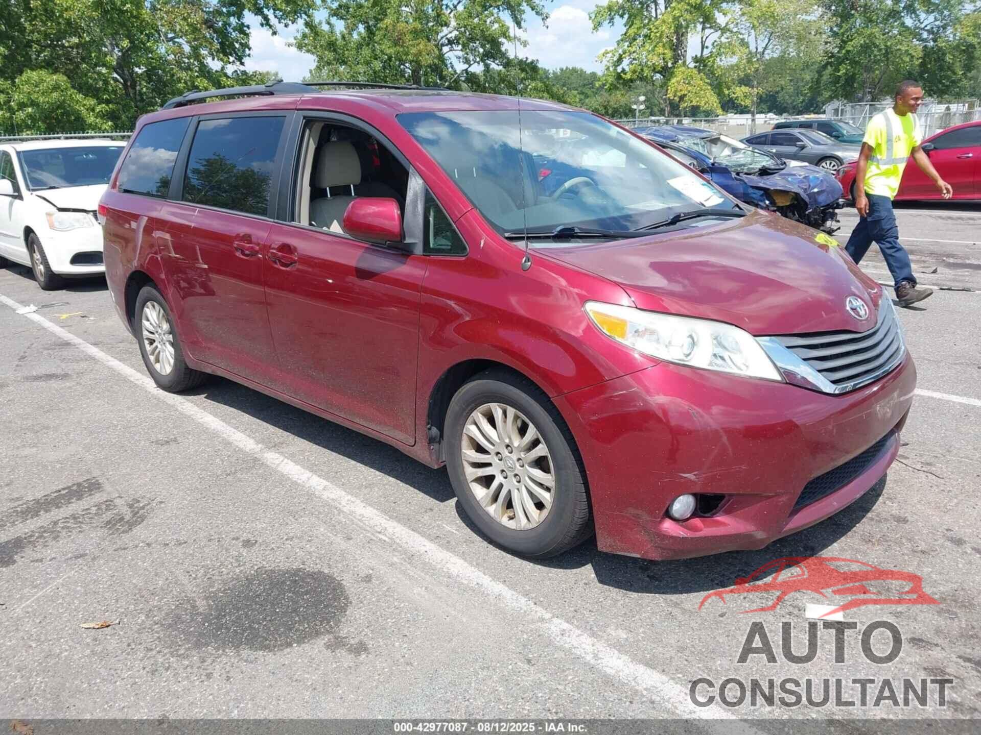 TOYOTA SIENNA 2013 - 5TDYK3DC4DS386055