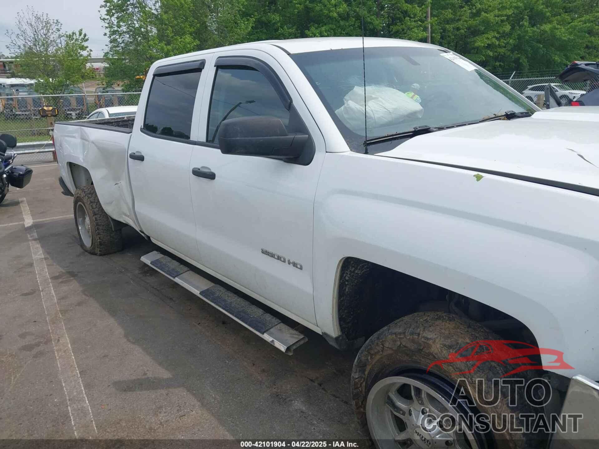 CHEVROLET SILVERADO 2500HD 2018 - 1GC1CUEG5JF171088