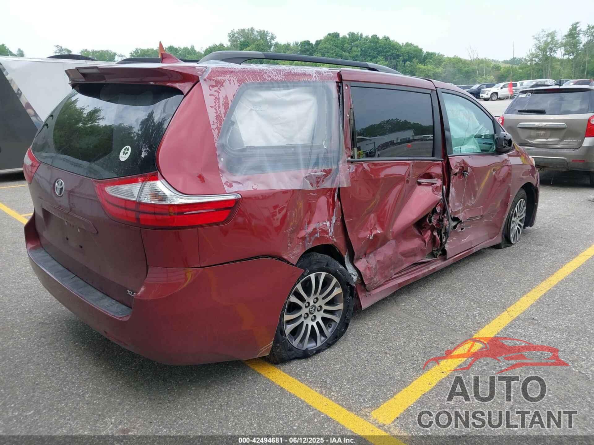 TOYOTA SIENNA 2019 - 5TDYZ3DC6KS996645