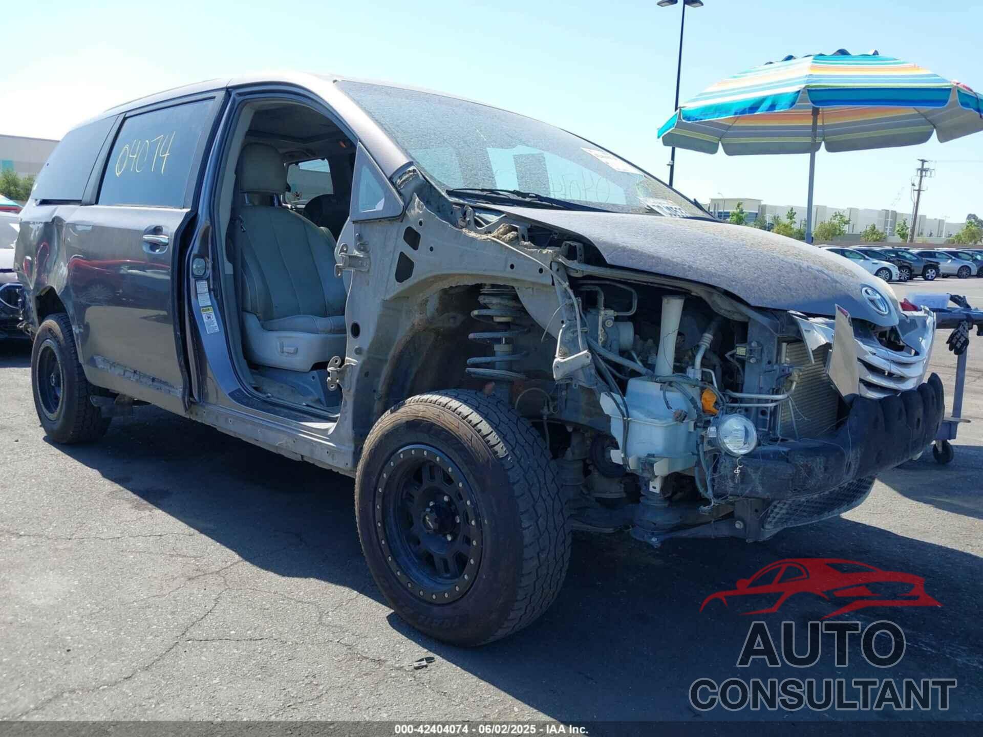 TOYOTA SIENNA 2013 - 5TDDK3DC8DS068518