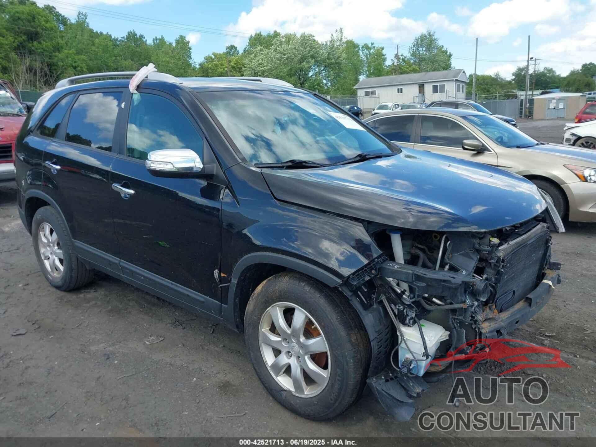 KIA SORENTO 2011 - 5XYKT3A17BG053719