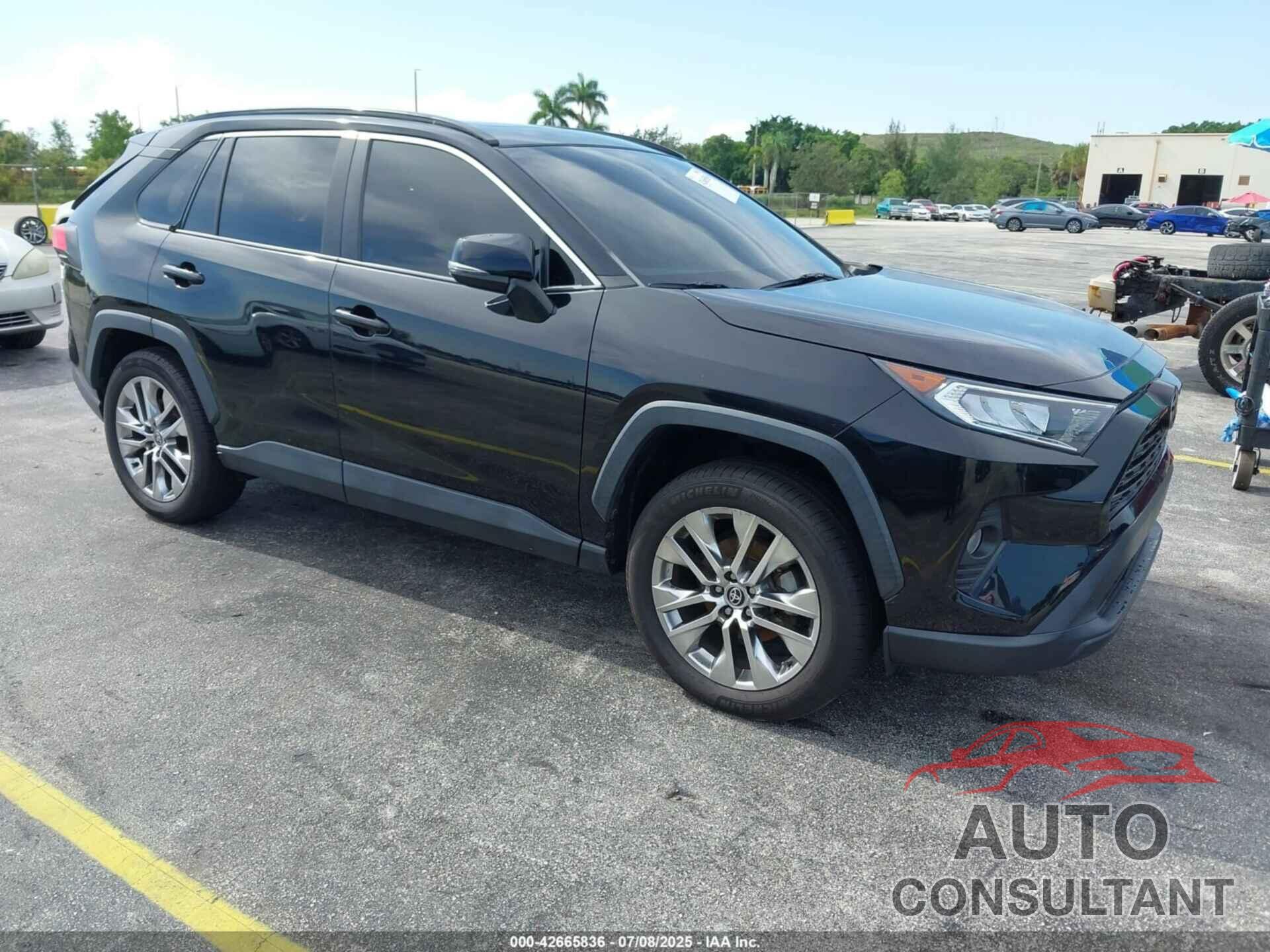 TOYOTA RAV4 2021 - 2T3C1RFV0MC126315