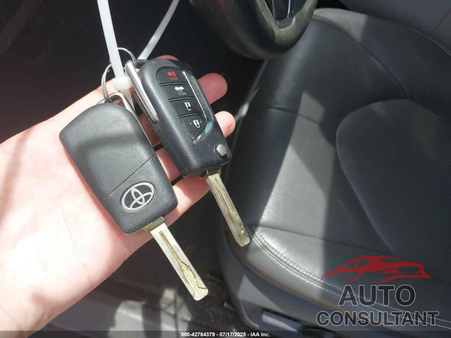 TOYOTA CAMRY 2020 - 4T1C11AK5LU365542