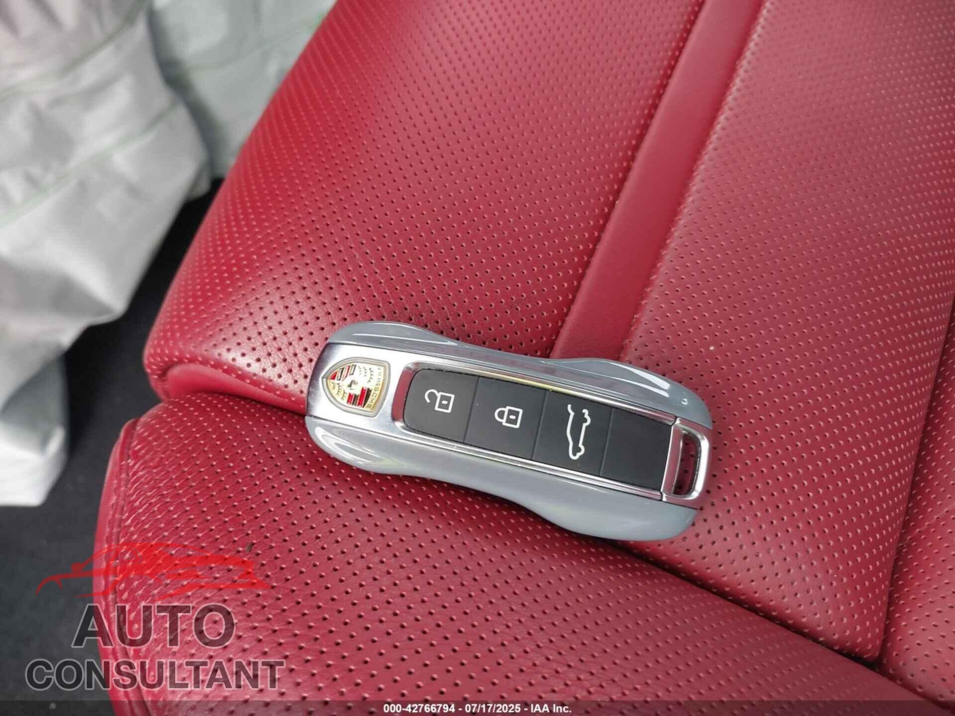 PORSCHE CAYENNE 2021 - WP1AA2AYXMDA08444