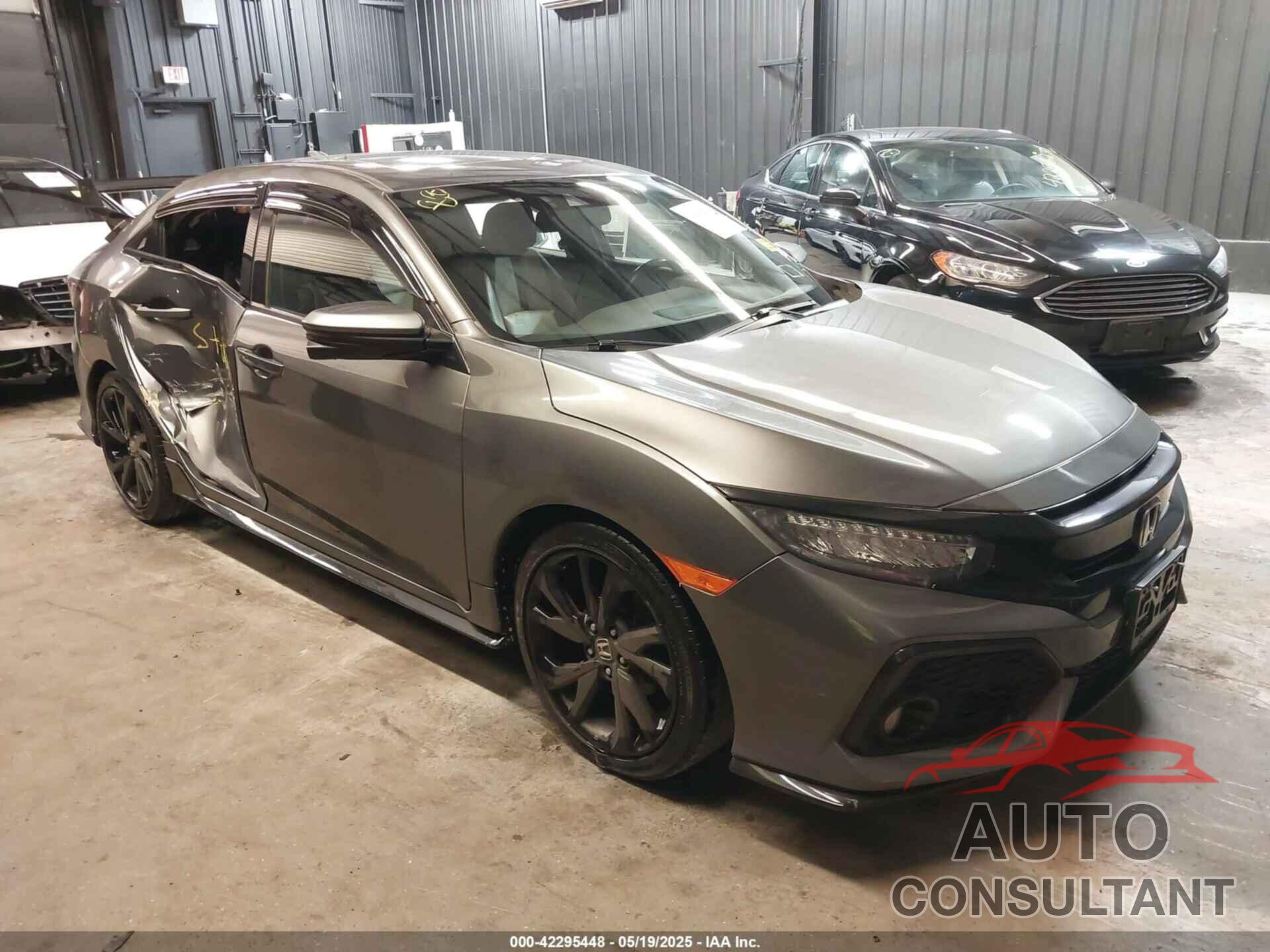 HONDA CIVIC 2019 - SHHFK7H94KU400341