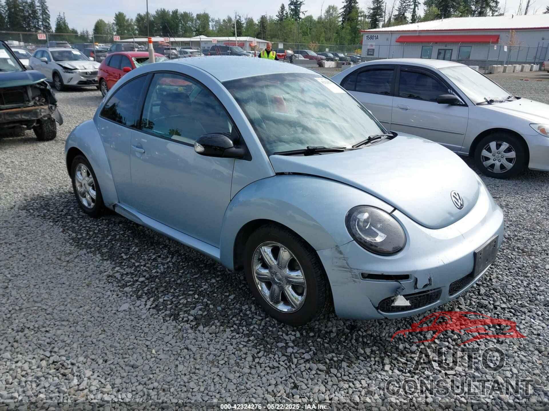 VOLKSWAGEN NEW BEETLE 2010 - 3VWPG3AG9AM020315