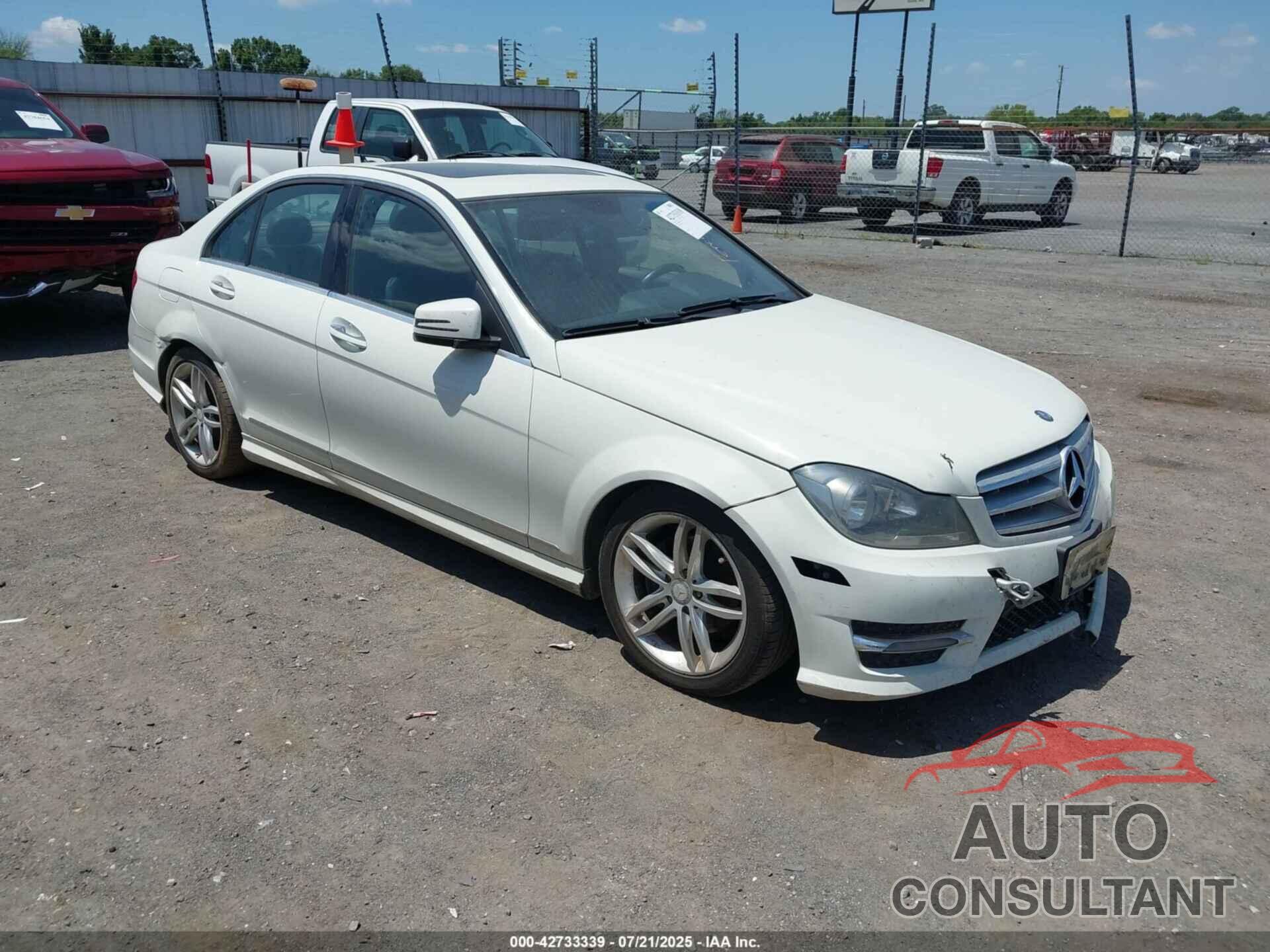 MERCEDES-BENZ C 300 2012 - WDDGF8BB9CR195595