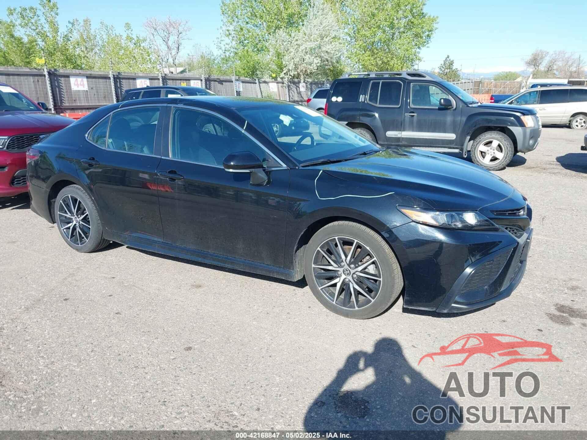TOYOTA CAMRY 2022 - 4T1G11AK1NU688670