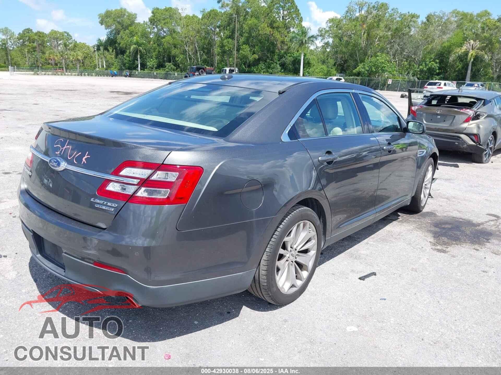 FORD TAURUS 2017 - 1FAHP2F83HG108595