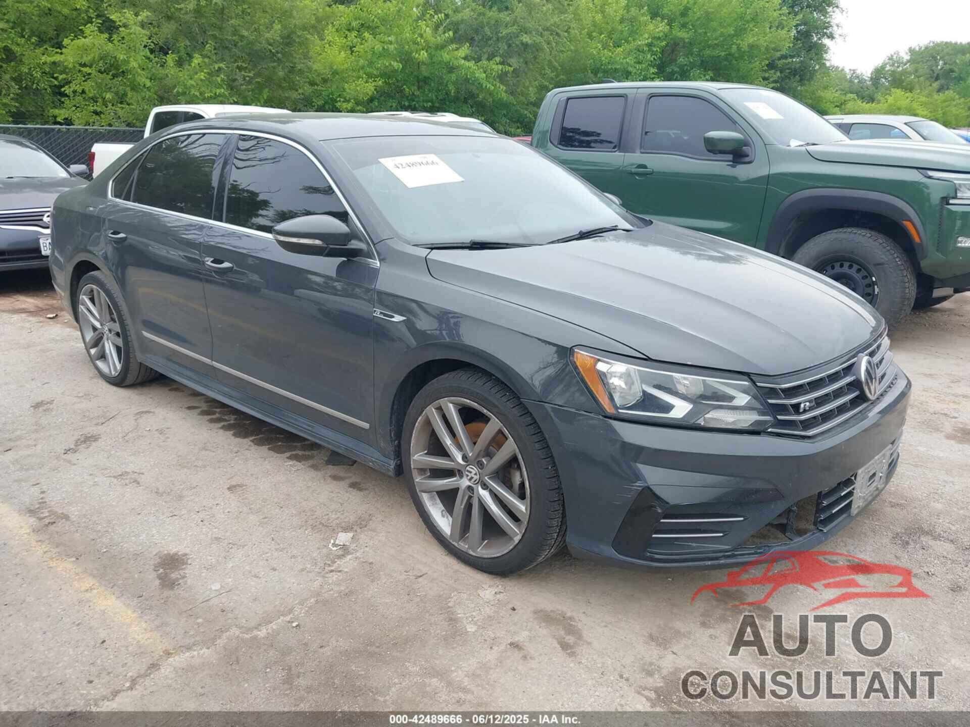 VOLKSWAGEN PASSAT 2017 - 1VWDT7A37HC000823