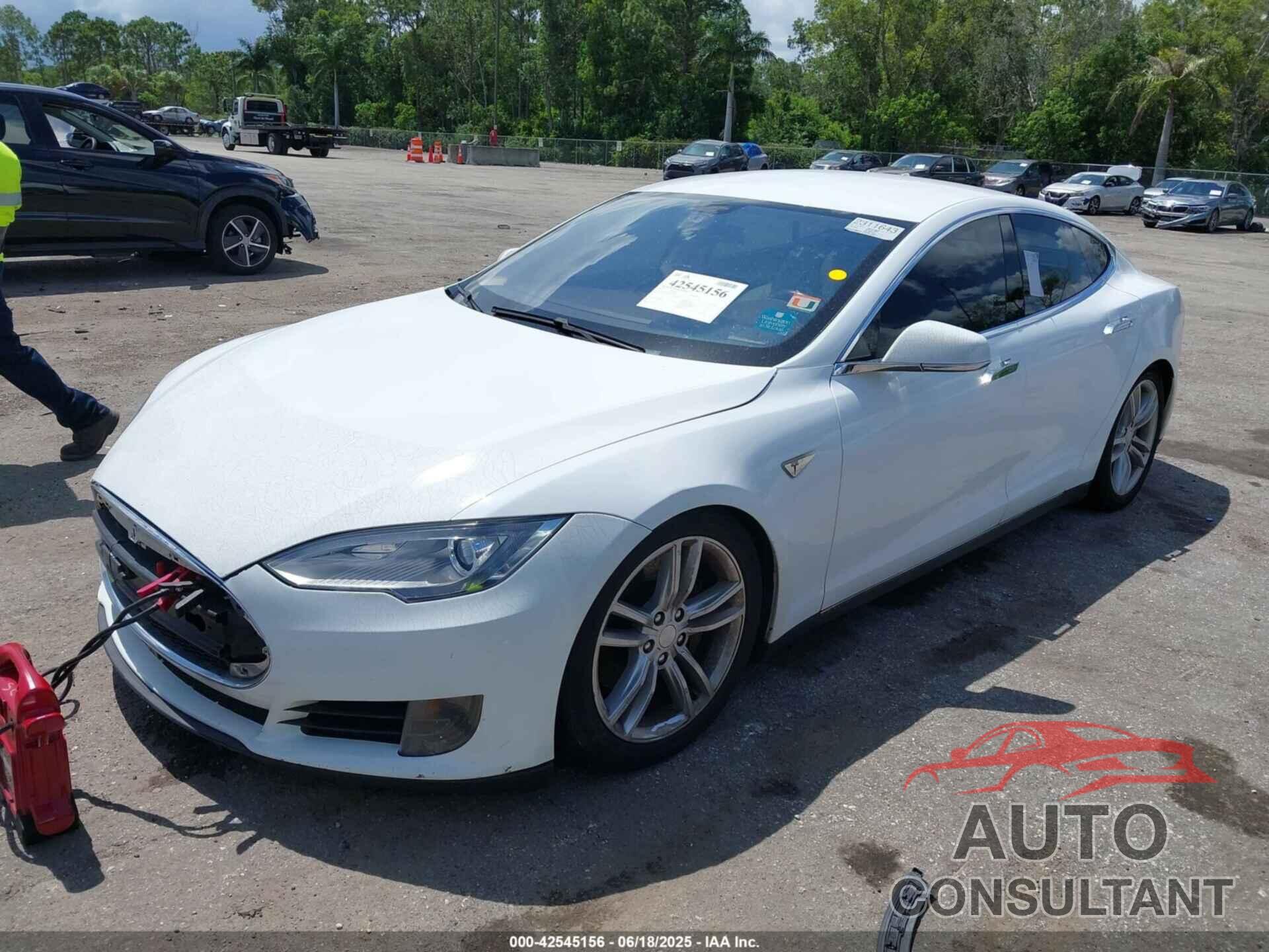 TESLA MODEL S 2013 - 5YJSA1AC8DFP10260