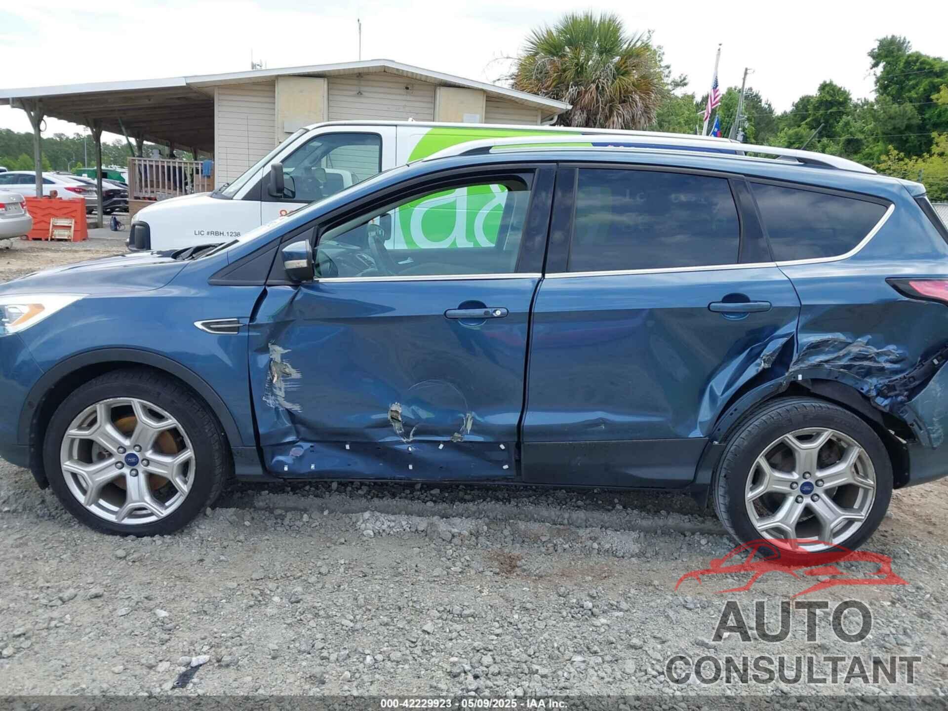 FORD ESCAPE 2018 - 1FMCU0J9XJUA61277
