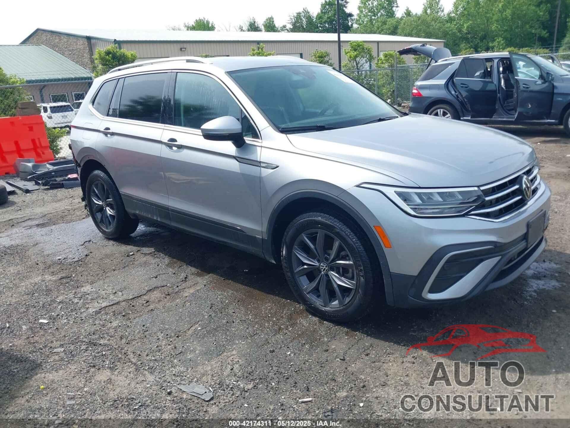 VOLKSWAGEN TIGUAN 2022 - 3VV2B7AX3NM041896