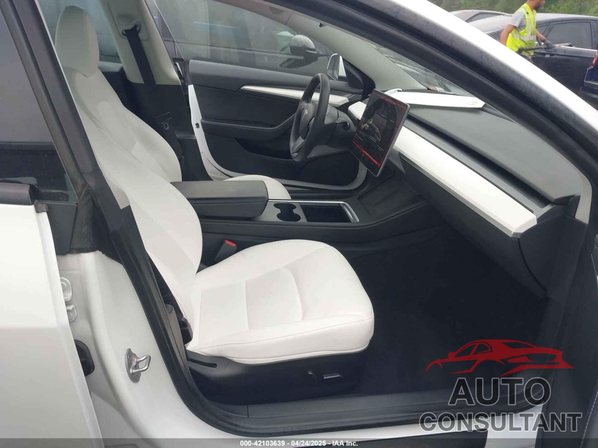 TESLA MODEL 3 2023 - 5YJ3E1EA7PF604971
