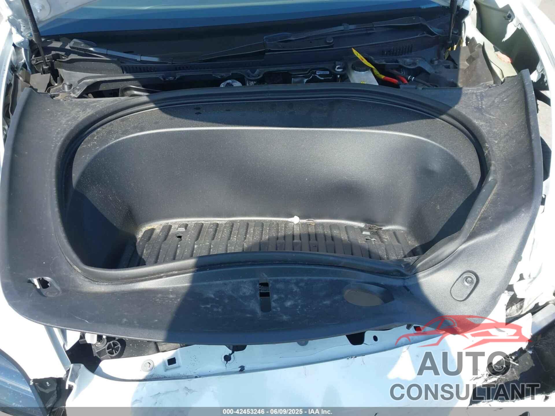 TESLA MODEL 3 2025 - 5YJ3E1EA4SF903567